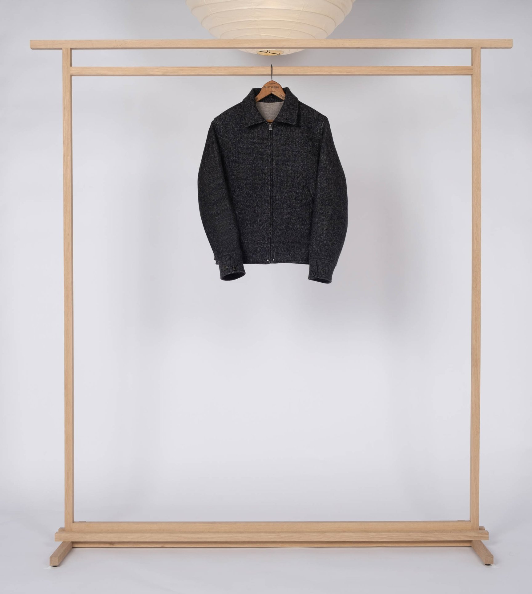 グレーのジャケット