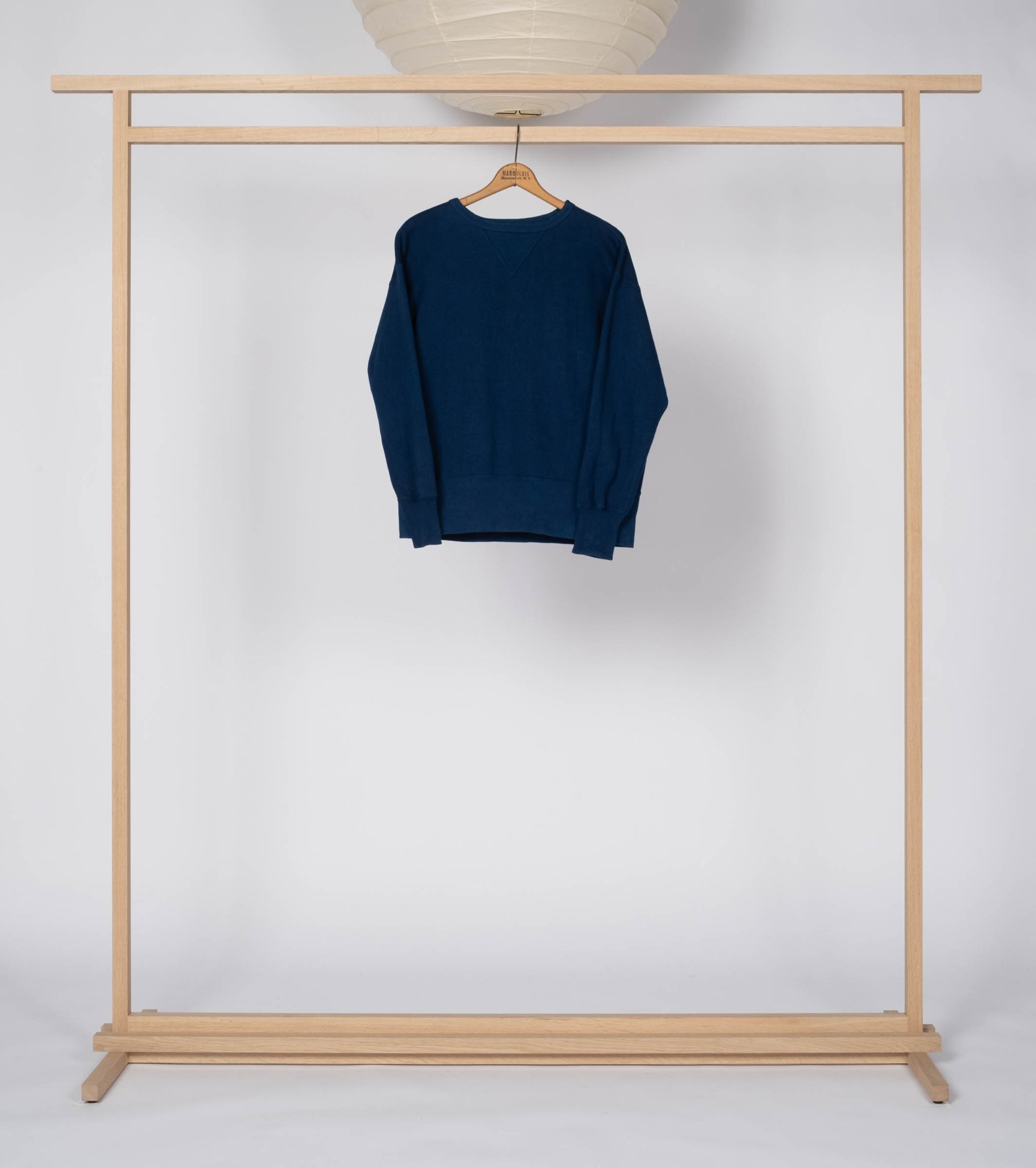 ブルーのスウェット