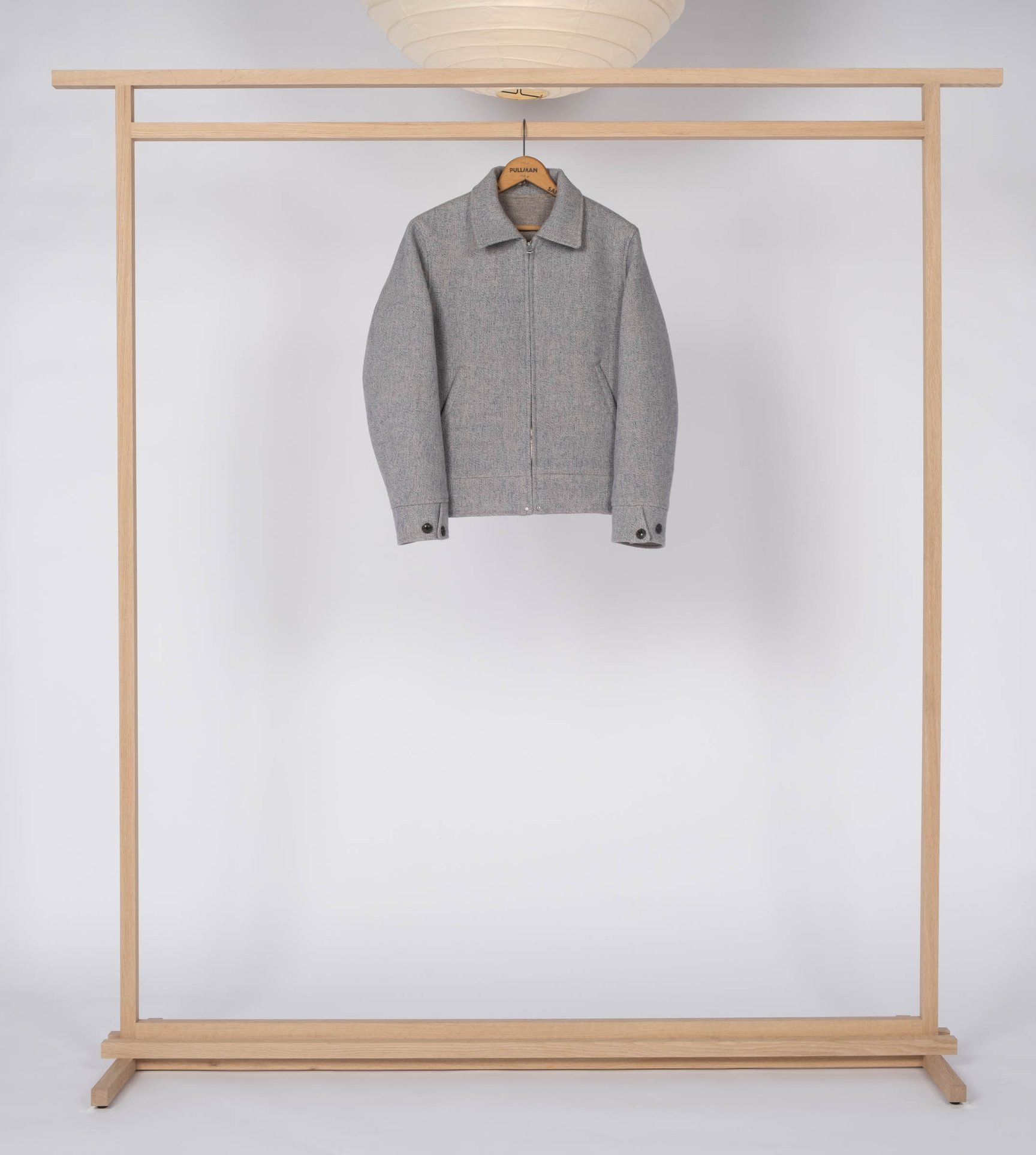 グレーのジャケット