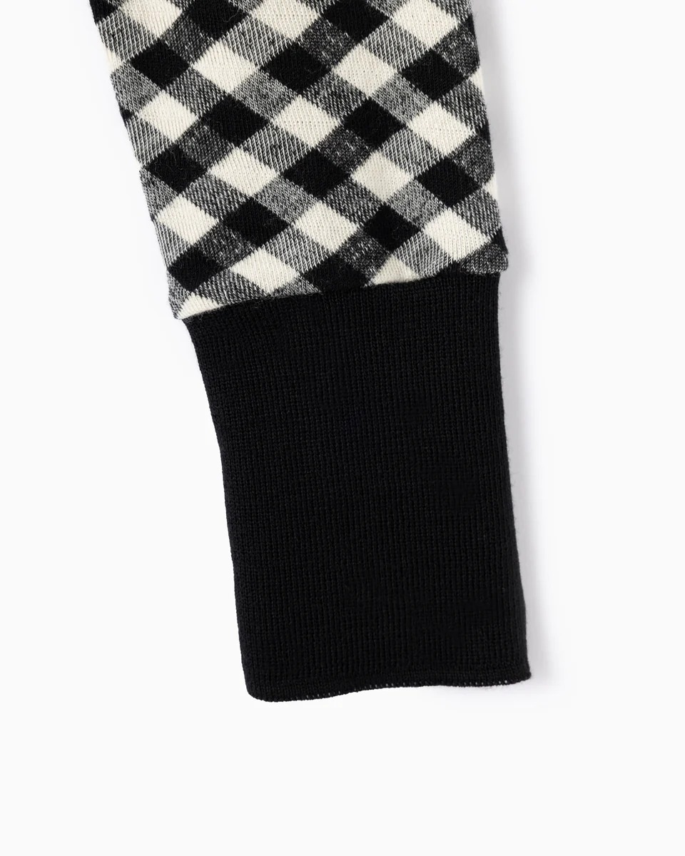 カーディガンの袖部分