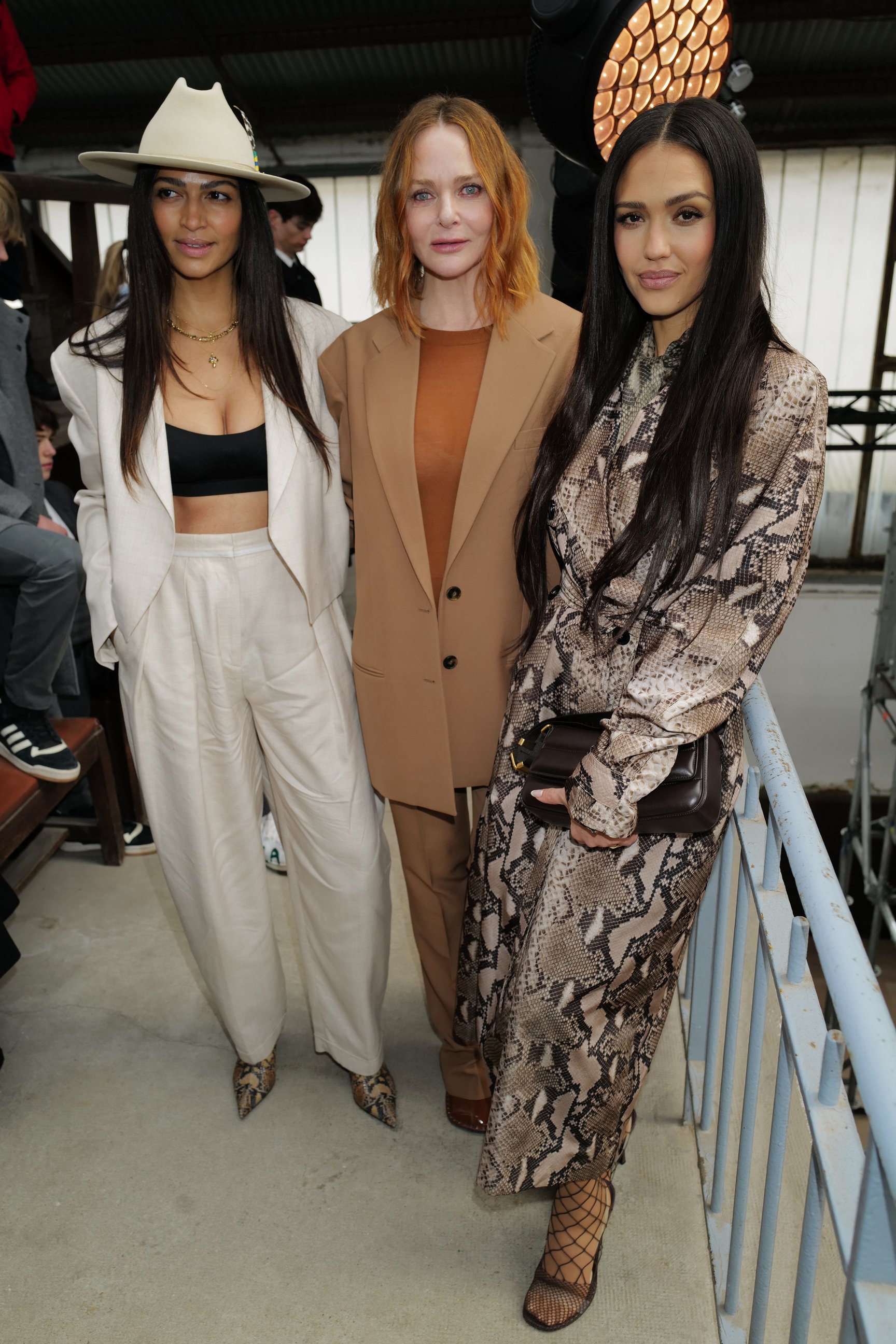 カミラ・アルヴェス、ステラ・マッカートニー、ジェシカ・アルバ