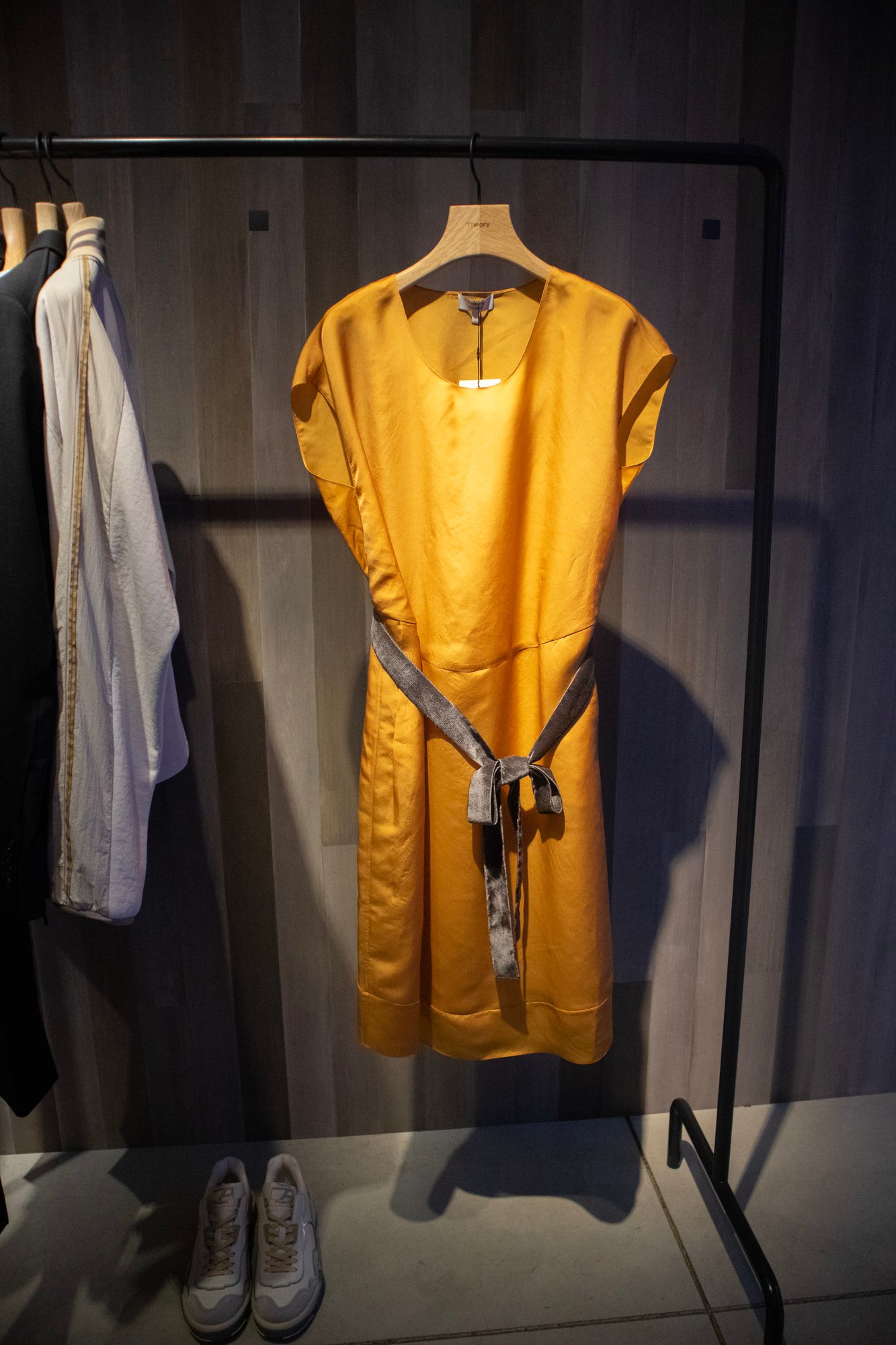 セオリーが公開したルカ・オッセンドライバーとのカプセルコレクション第2弾