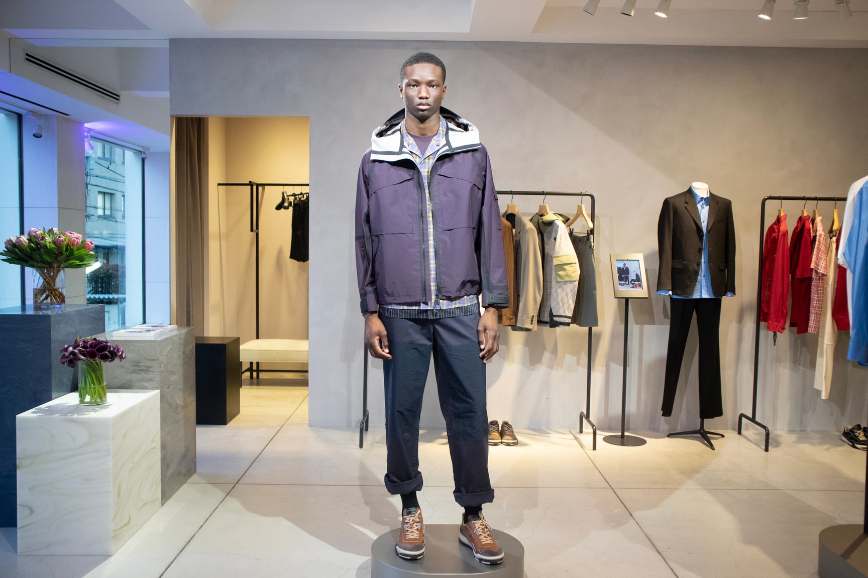 セオリーが公開したルカ・オッセンドライバーとのカプセルコレクション第2弾