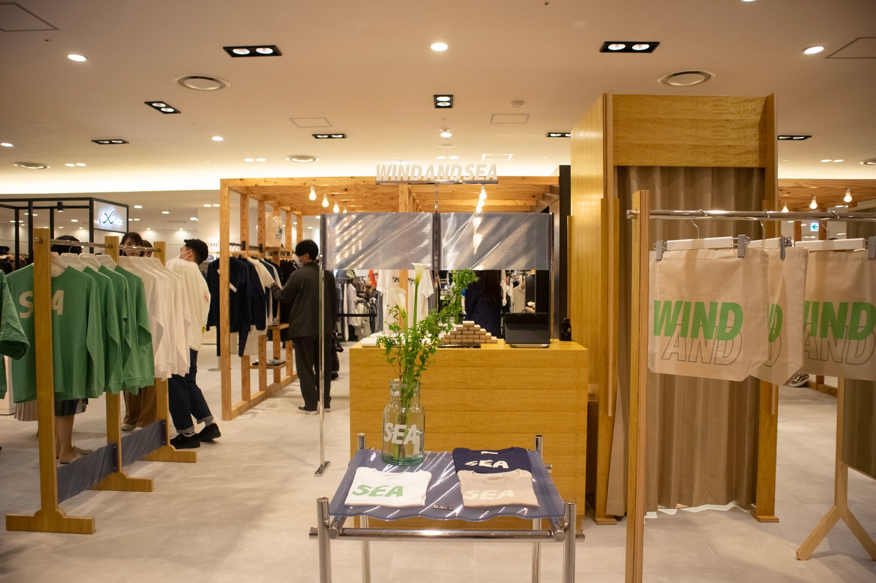 阪急うめだ本店8階の新売場「グリーンエイジ」内部