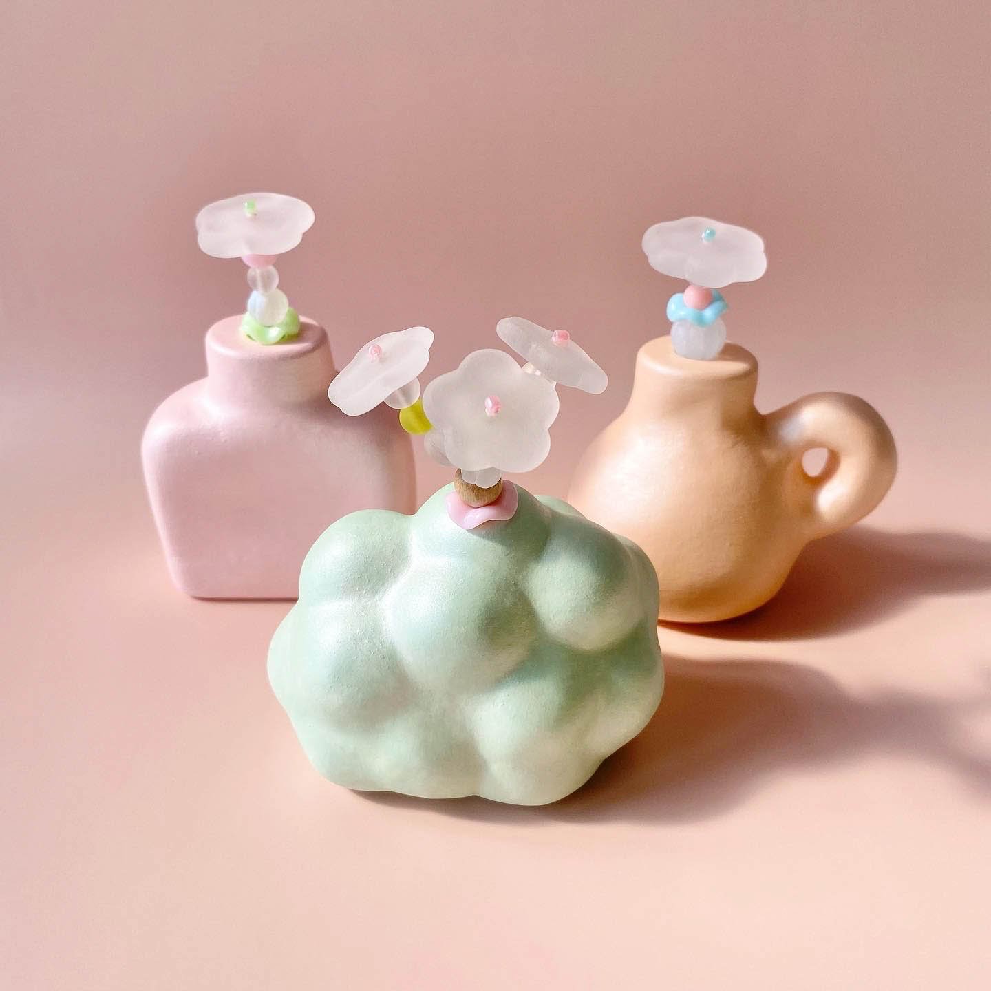 樹脂や陶器製の花