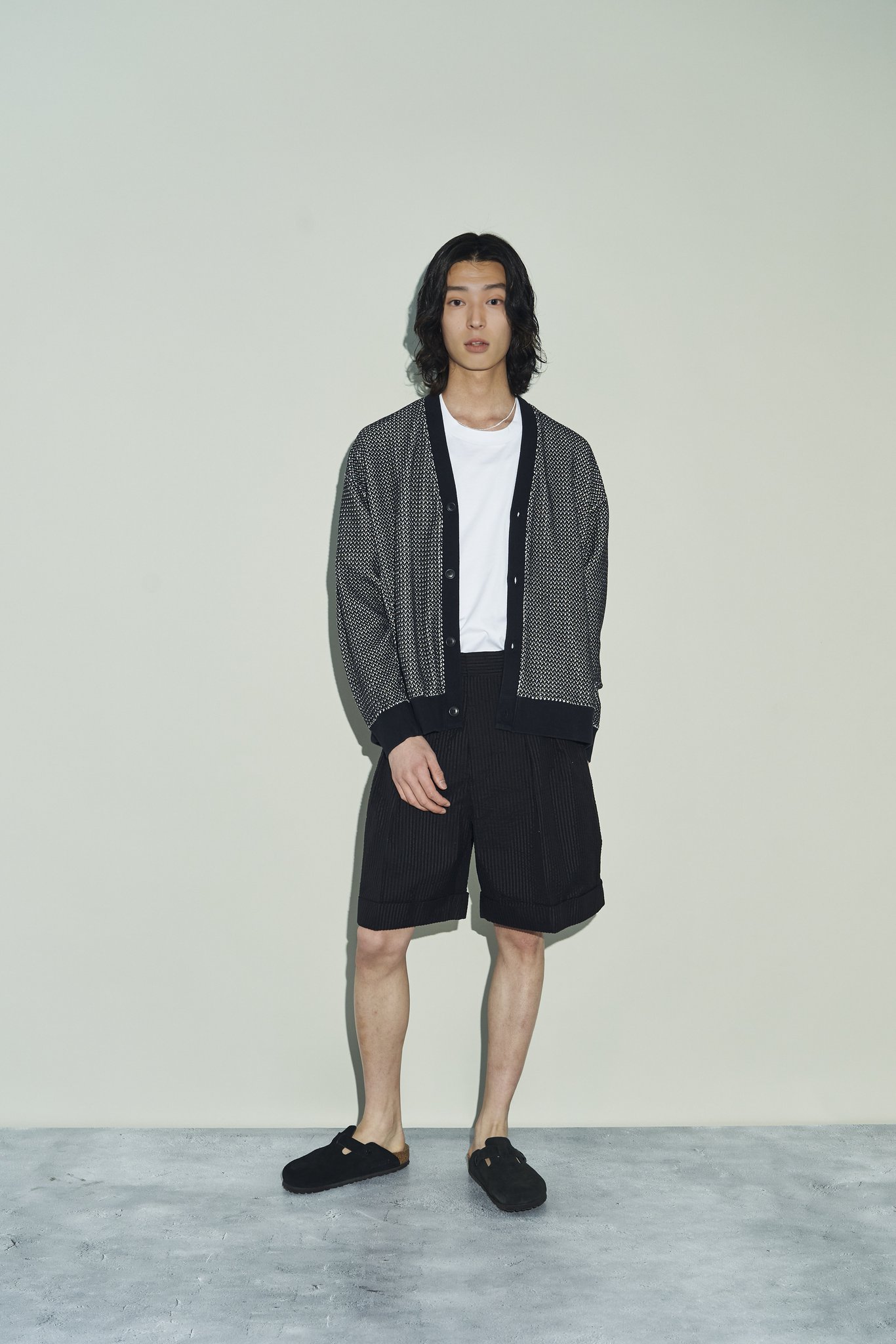 アトリエベトンのカーディガン