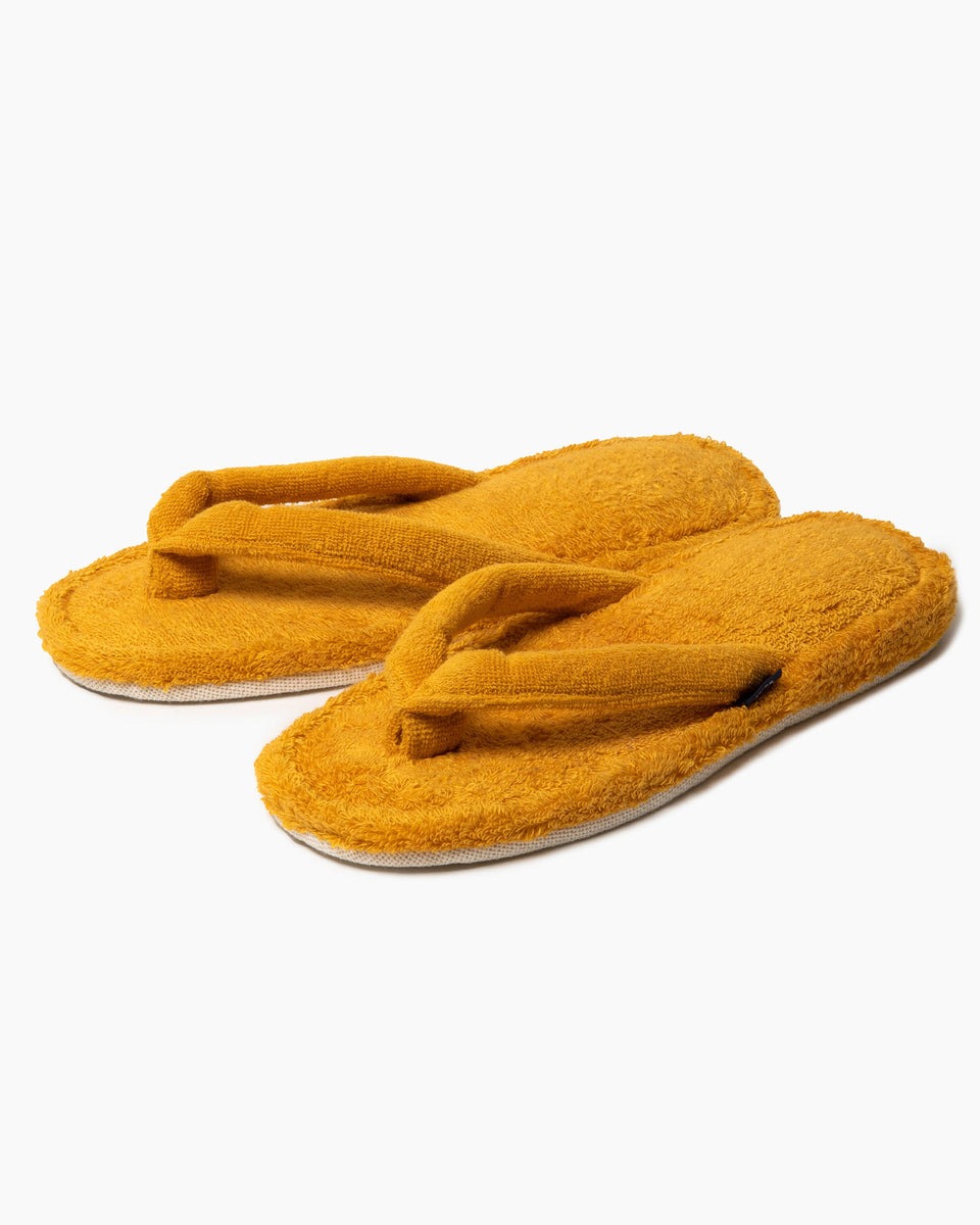 イエローのルームビーチサンダル