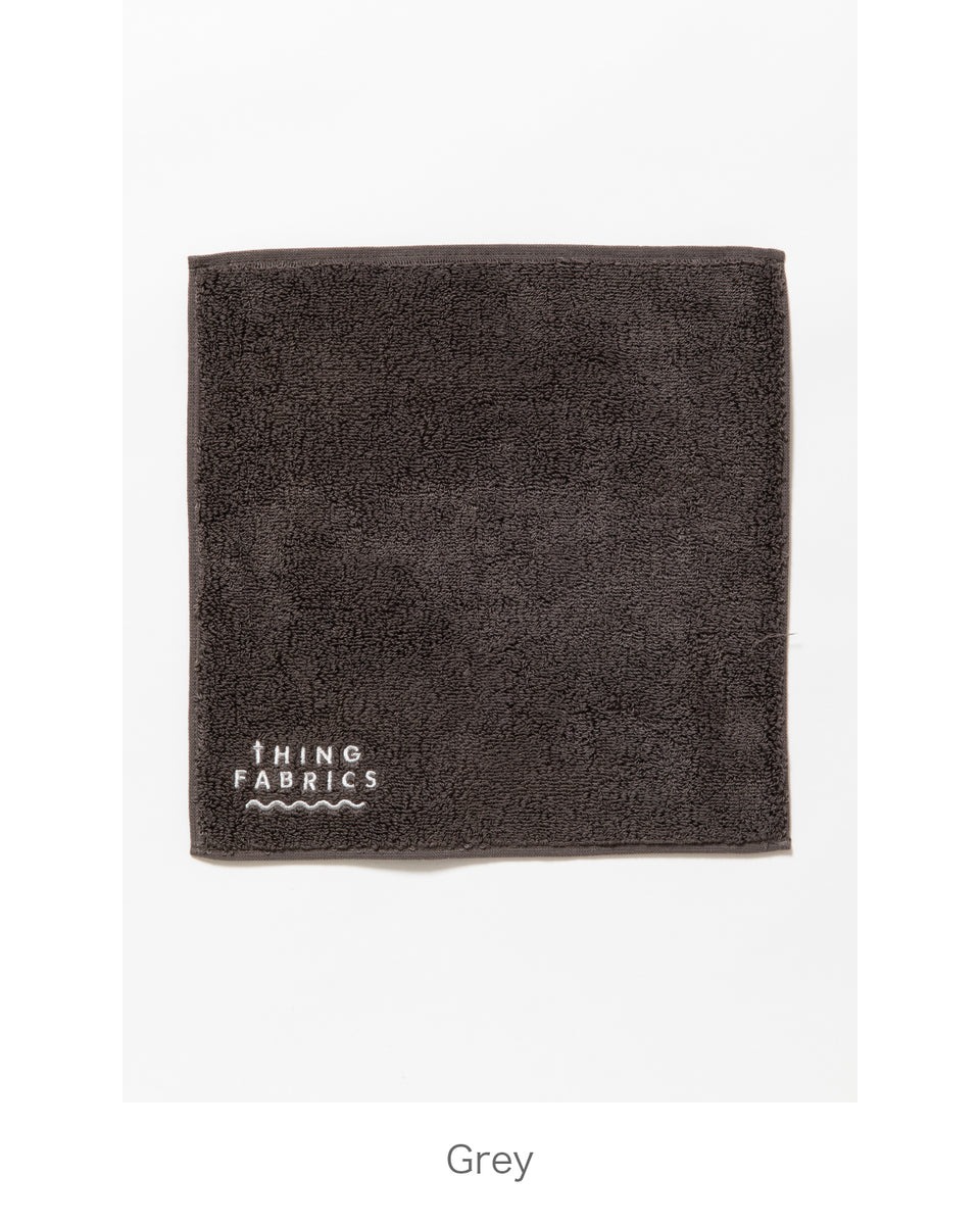 グレーのハンドタオル
