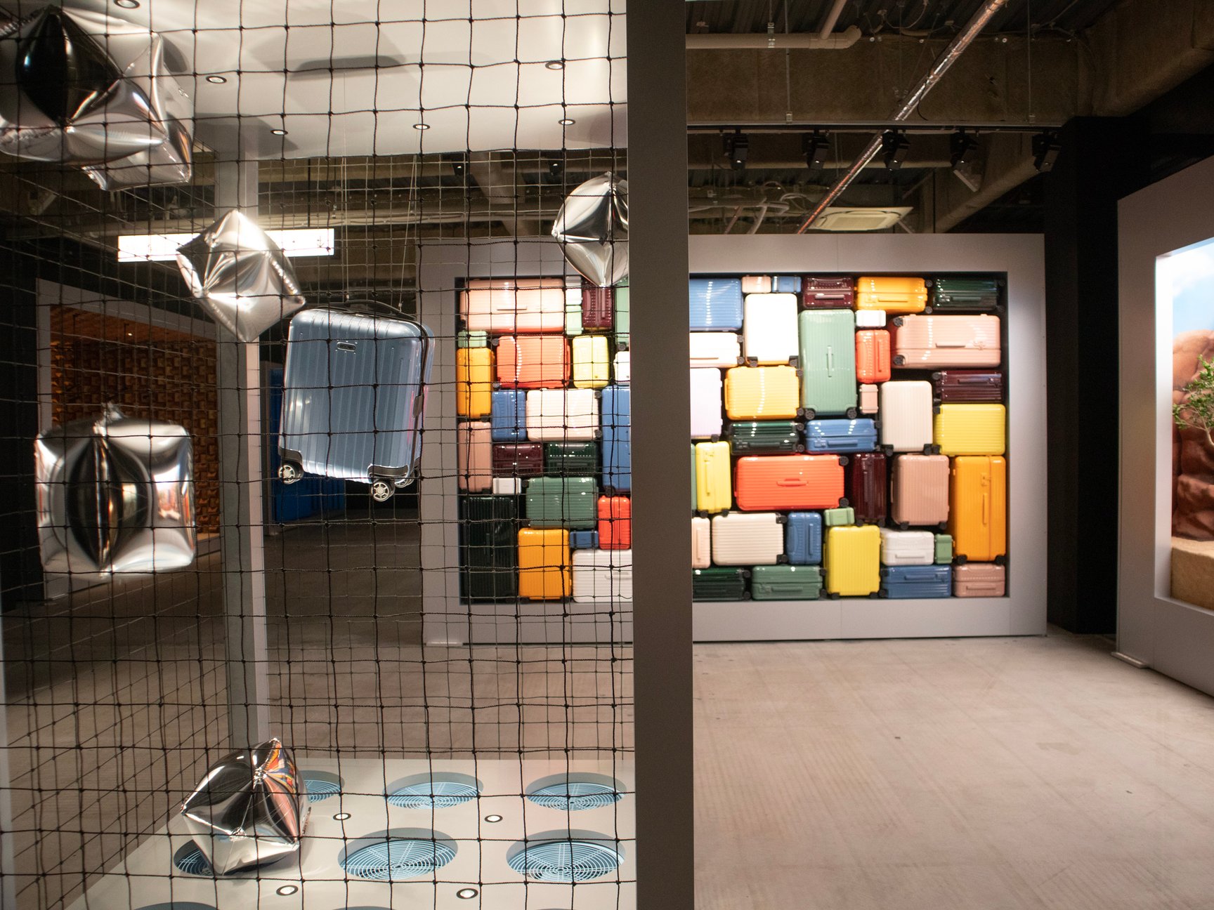 カラフルなスーツケース