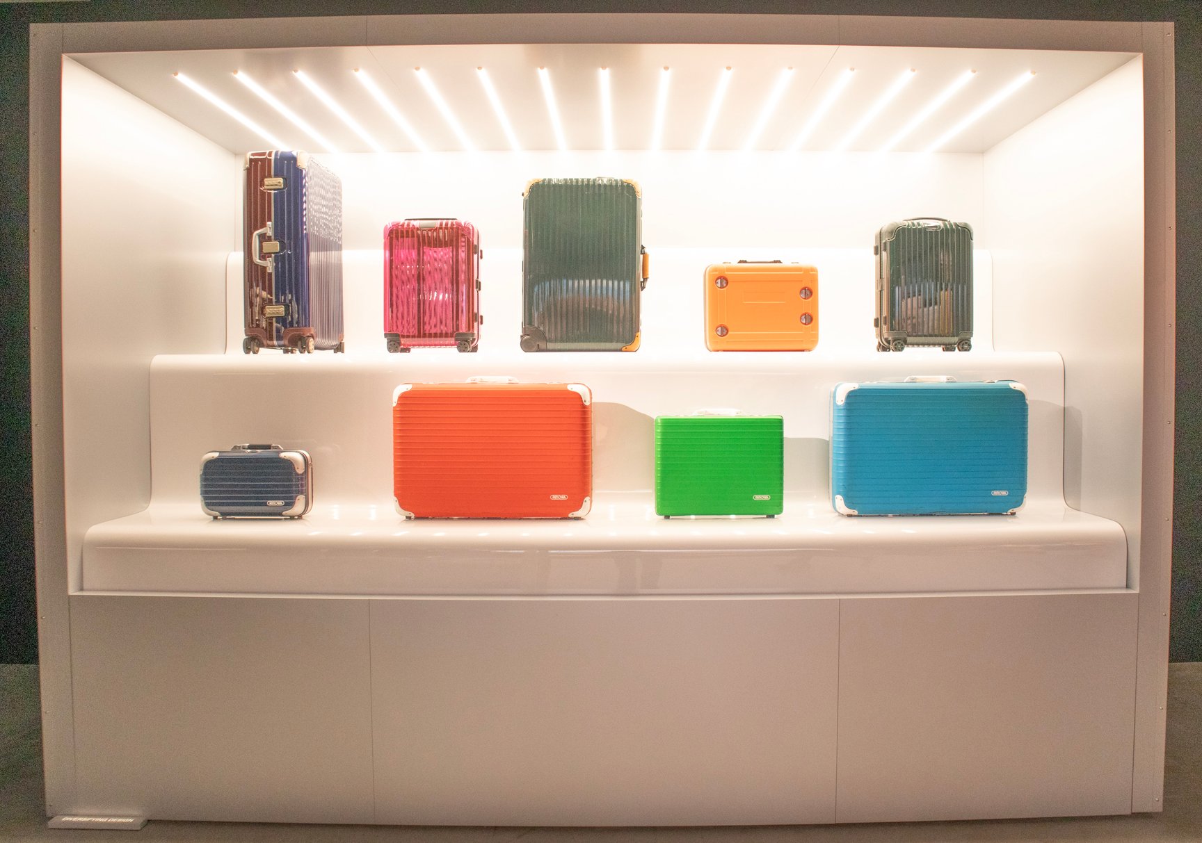 カラフルなスーツケース