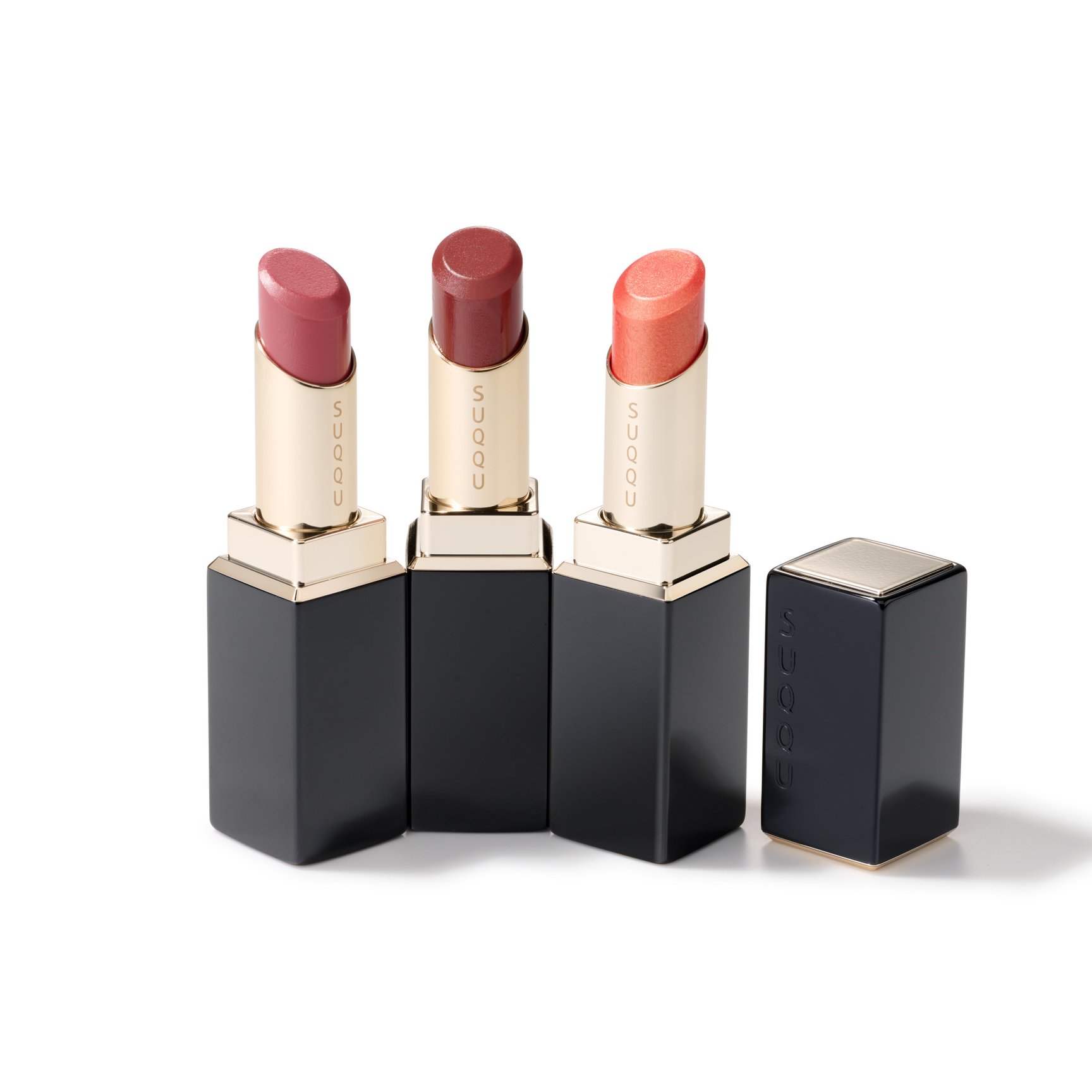 ピンクとブラウン、レッドのリップが並んでいる画像