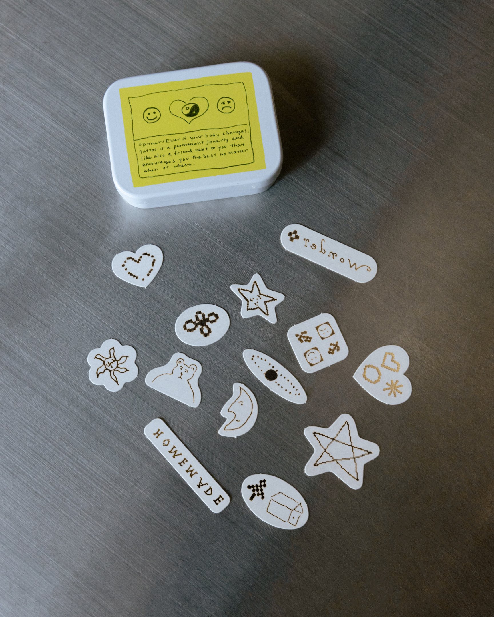 ゴールドのタトゥーシール