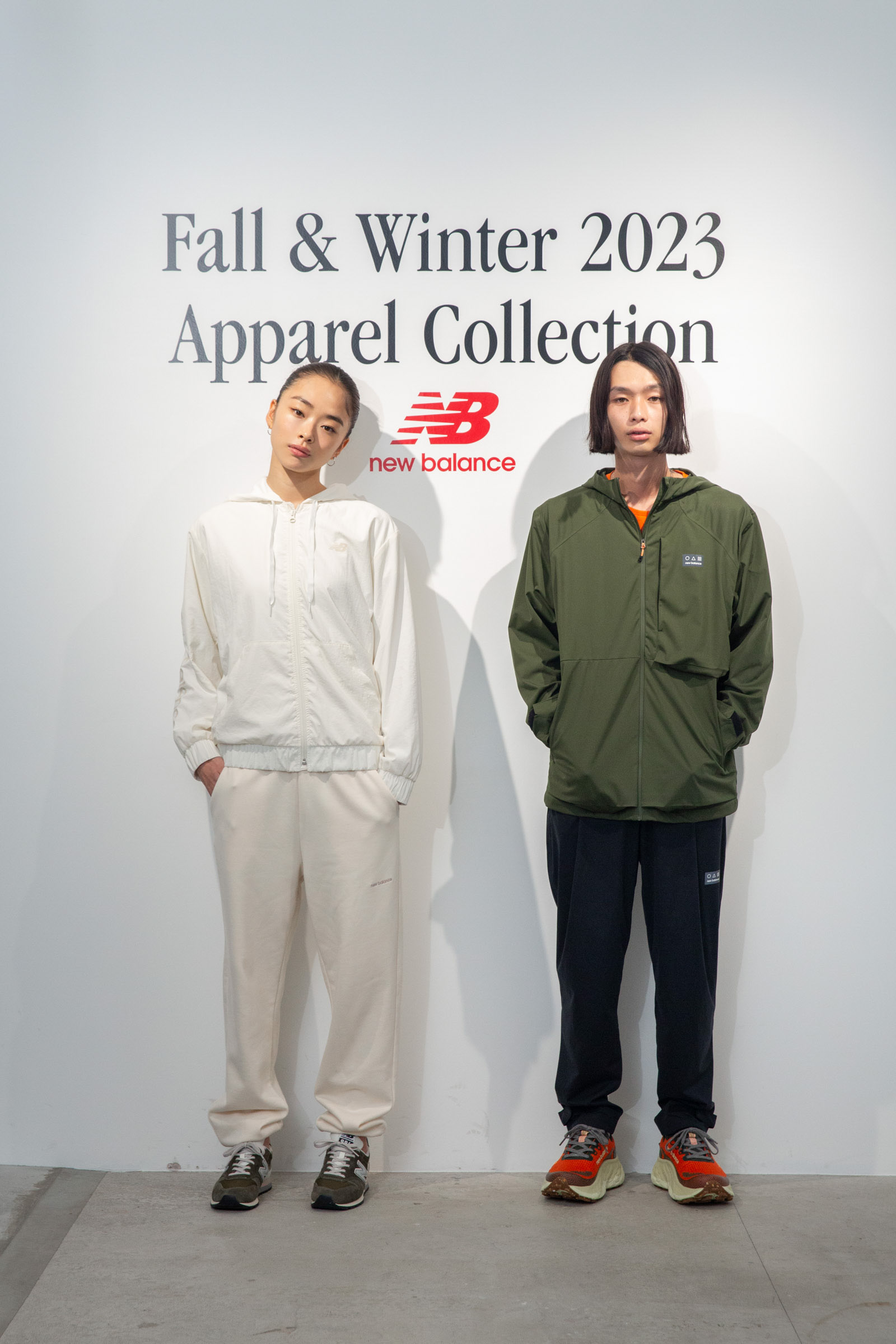 モデルのkagiru(右)と松井遥南(左)