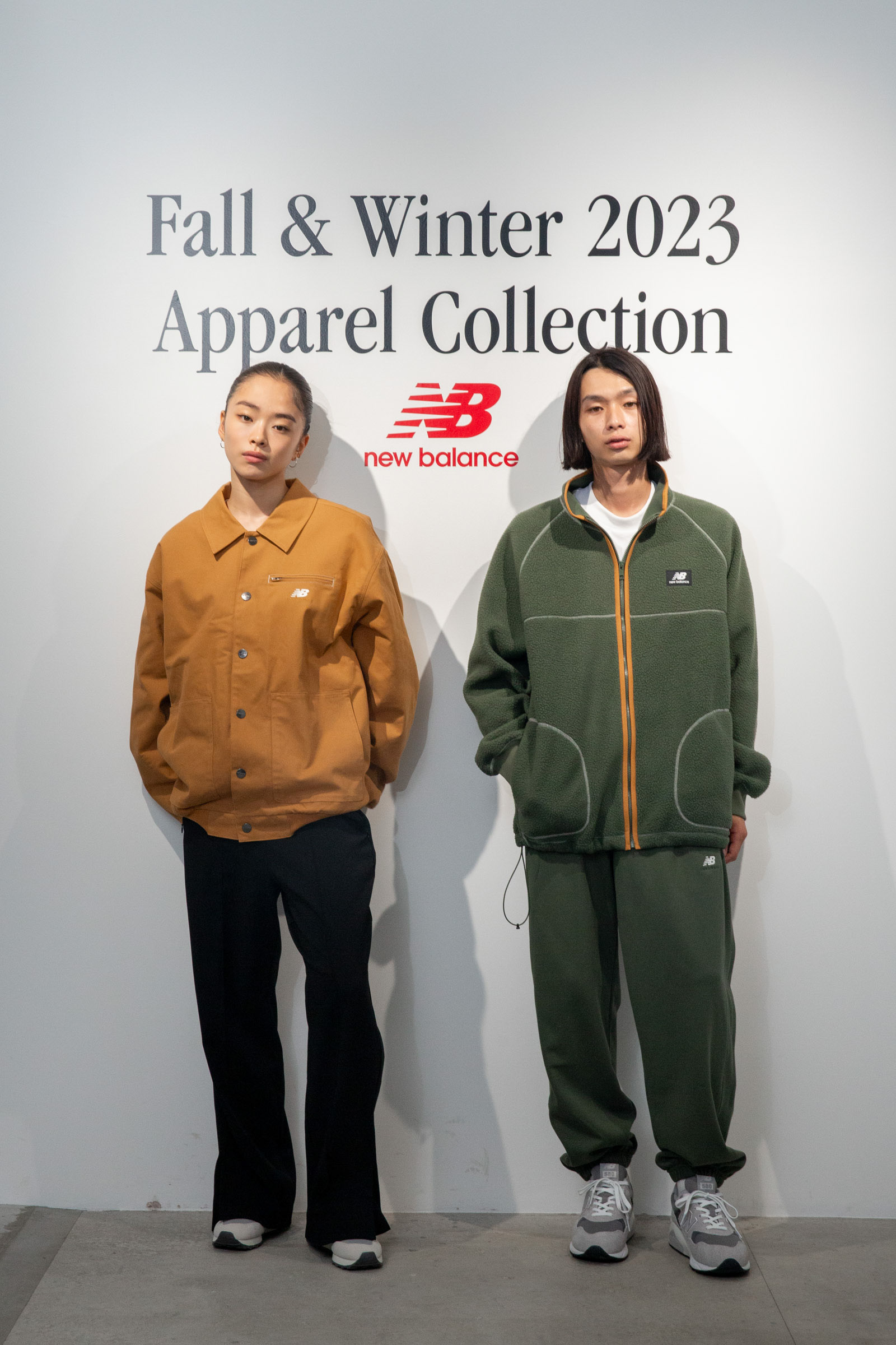 モデルのkagiru(右)と松井遥南(左)