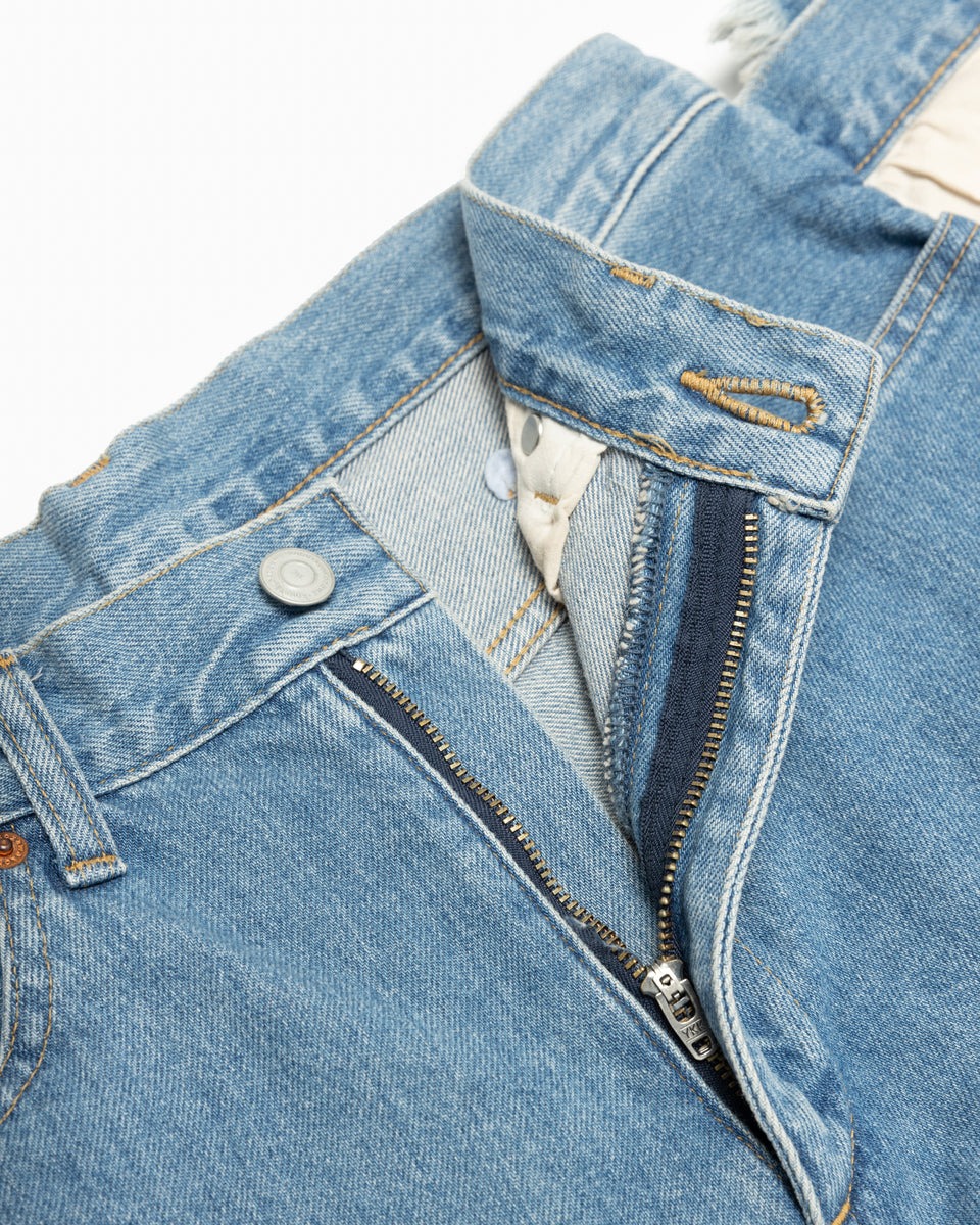 デニムパンツのウエスト周り