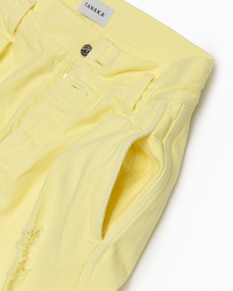 イエローのパンツのウエスト周り