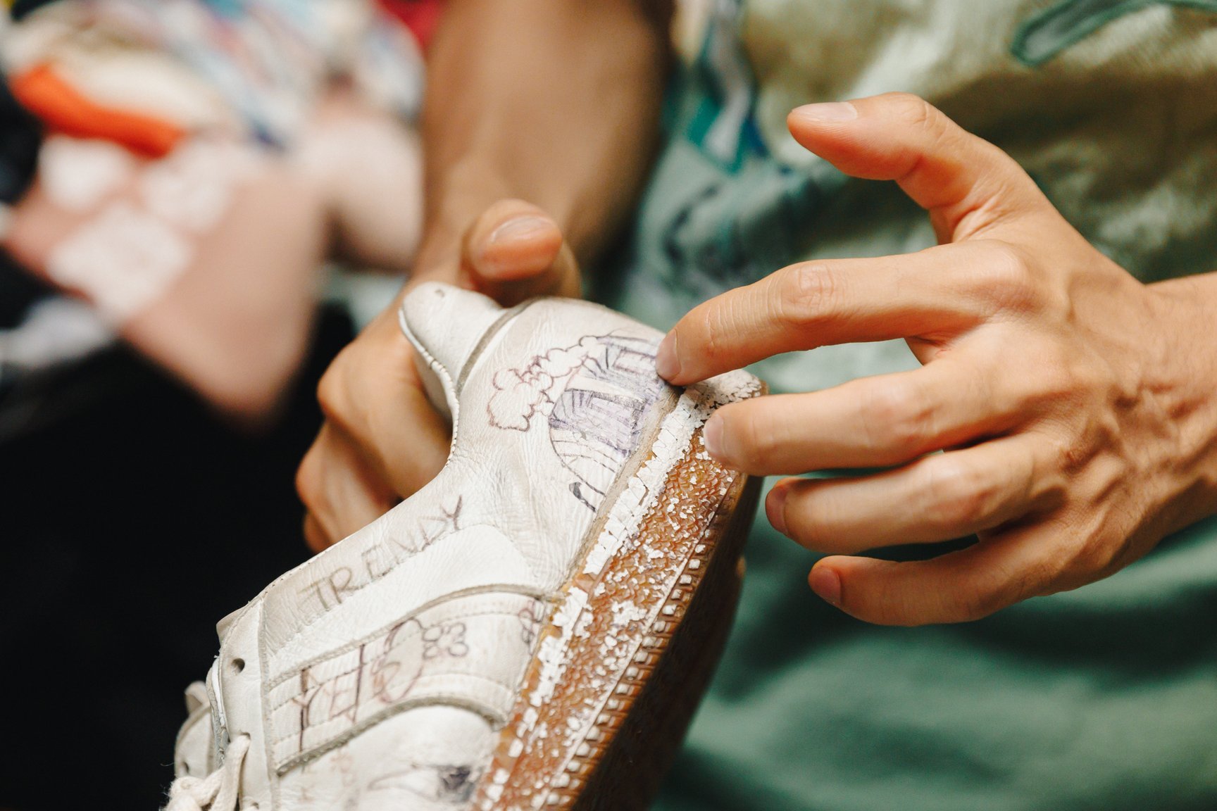 アーティザナルコレクション 落書きジャーマントレーナー