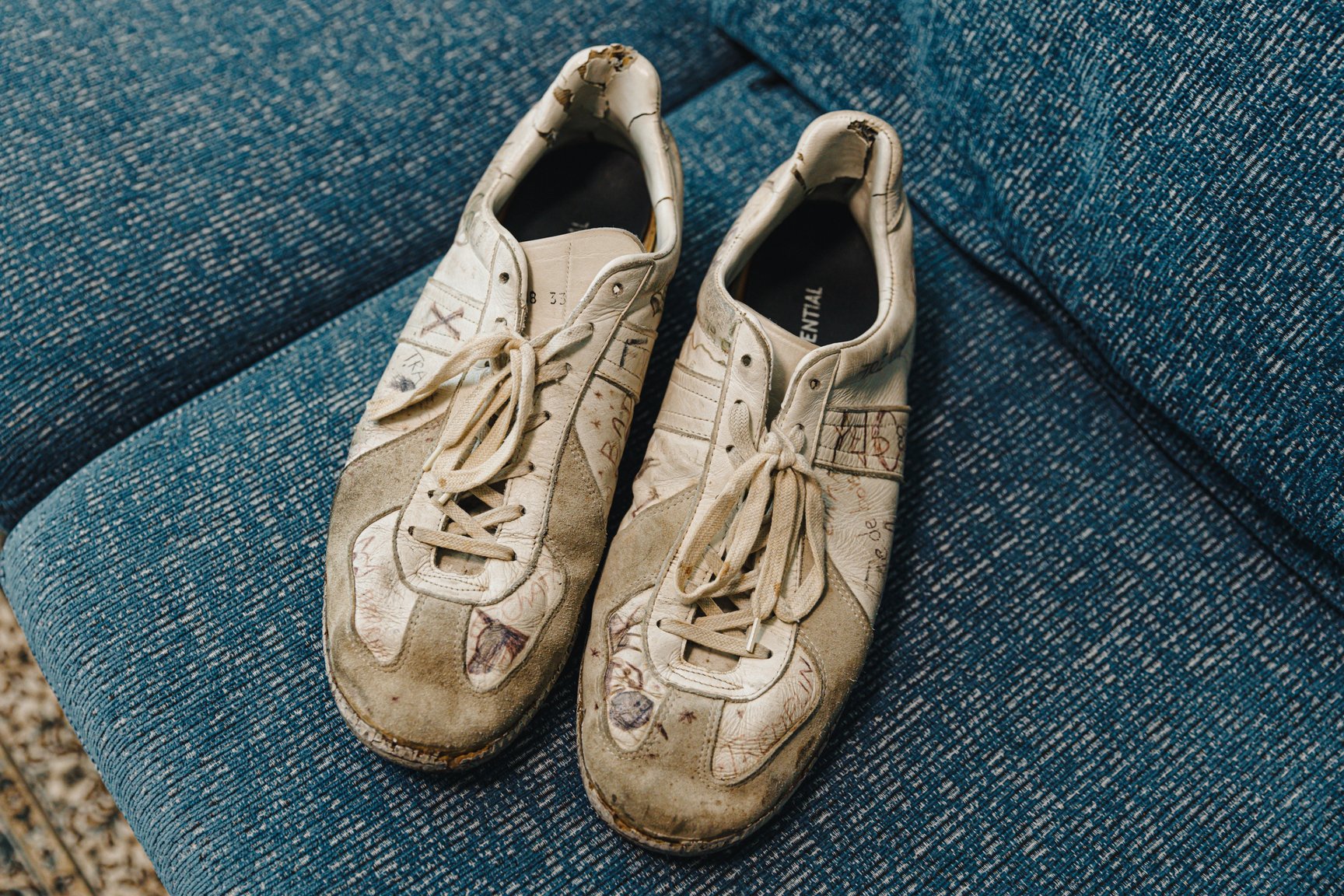 アーティザナルコレクション 落書きジャーマントレーナー