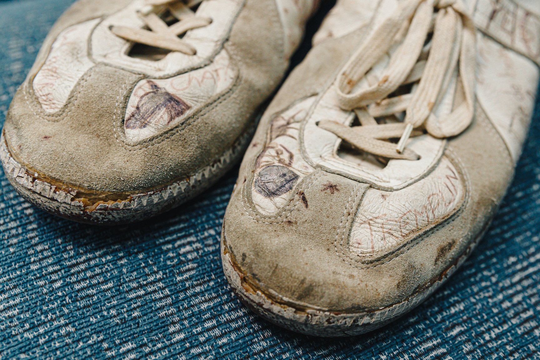 アーティザナルコレクション 落書きジャーマントレーナー