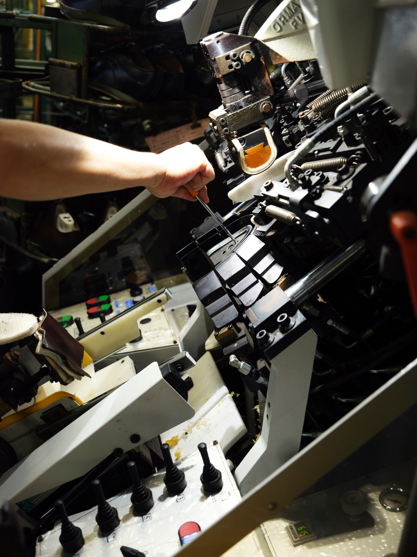 革靴職人の様子