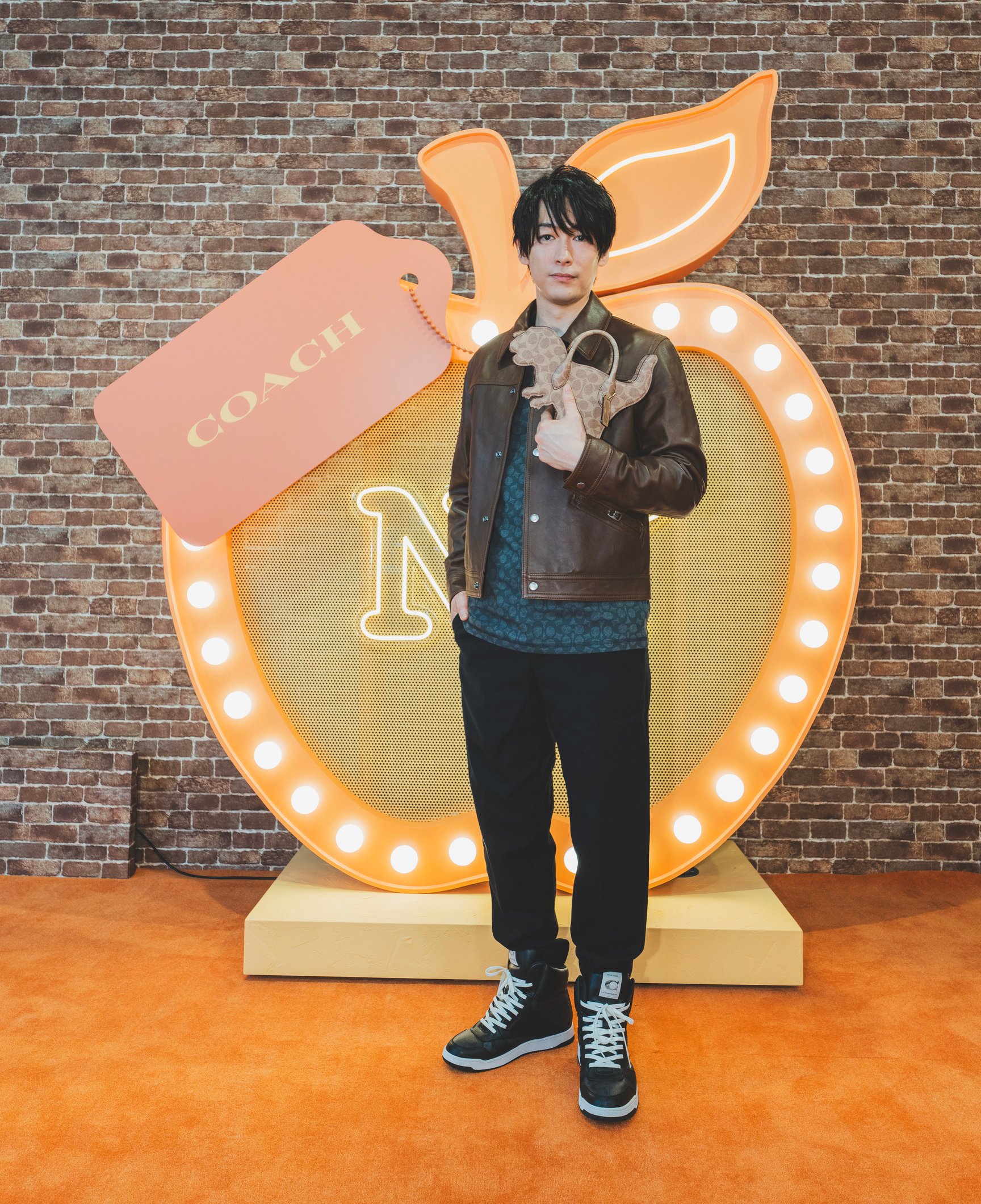 コーチが原宿にポップアップストア「Wear Your Shine」を出店