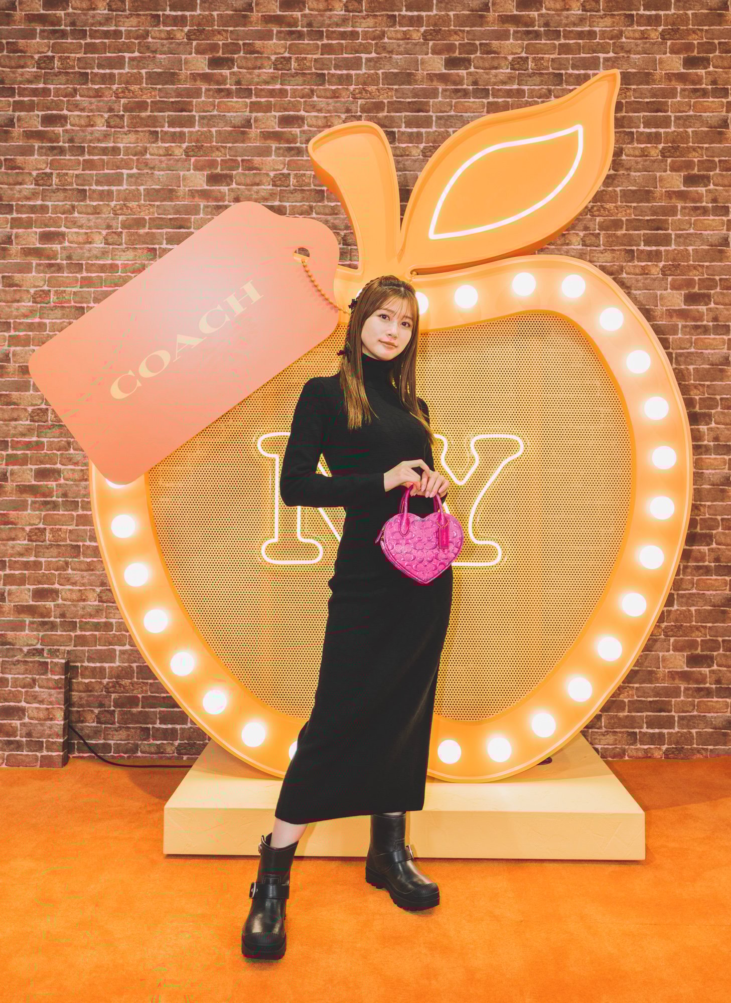 コーチが原宿にポップアップストア「Wear Your Shine」を出店