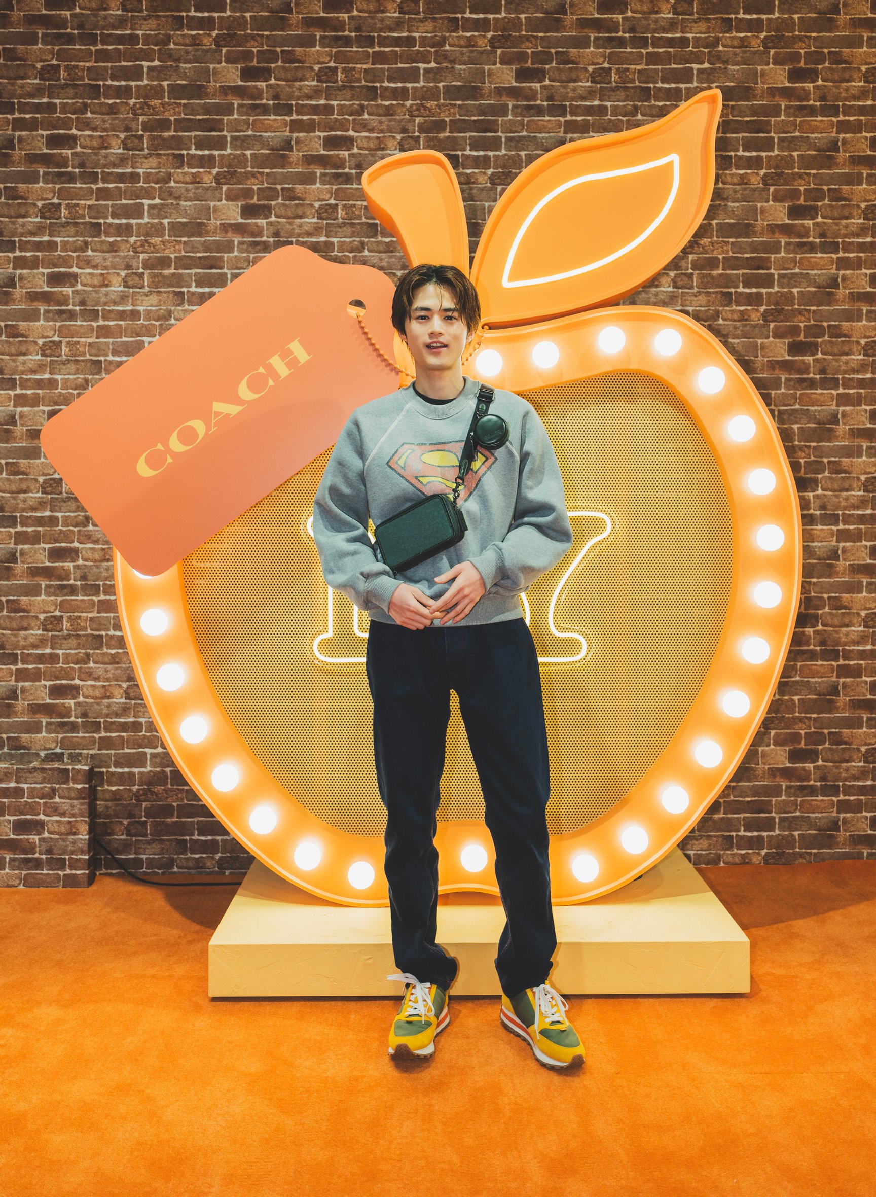 コーチが原宿にポップアップストア「Wear Your Shine」を出店