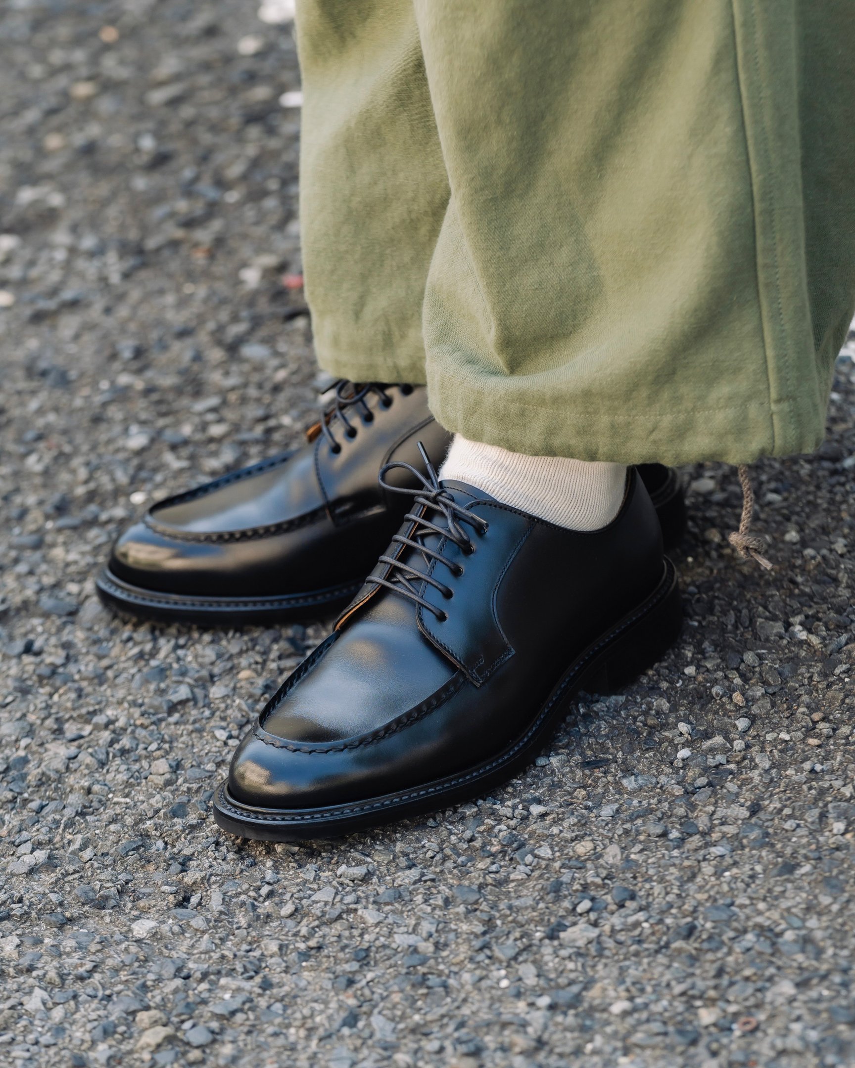 黒い革靴