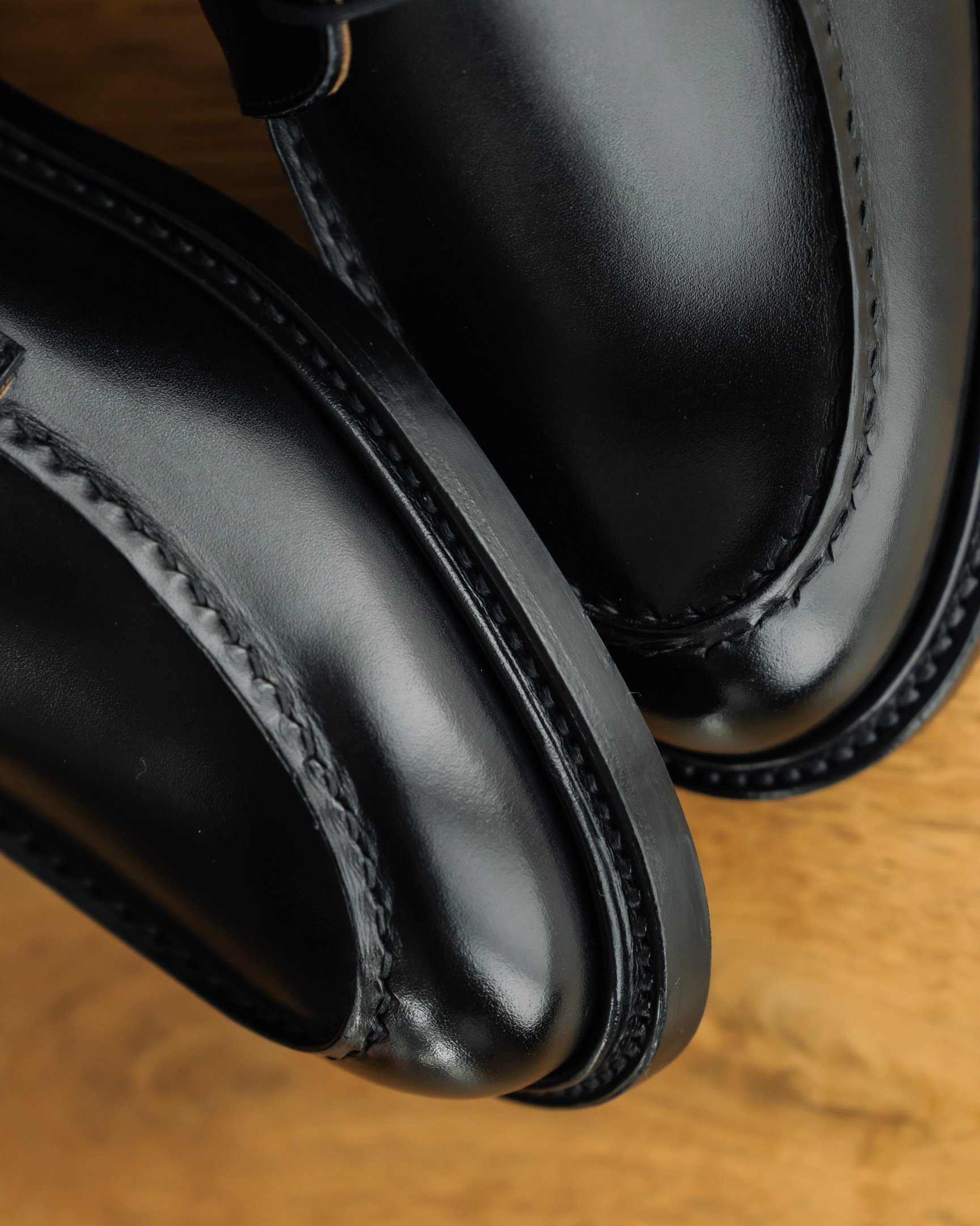 黒い革靴