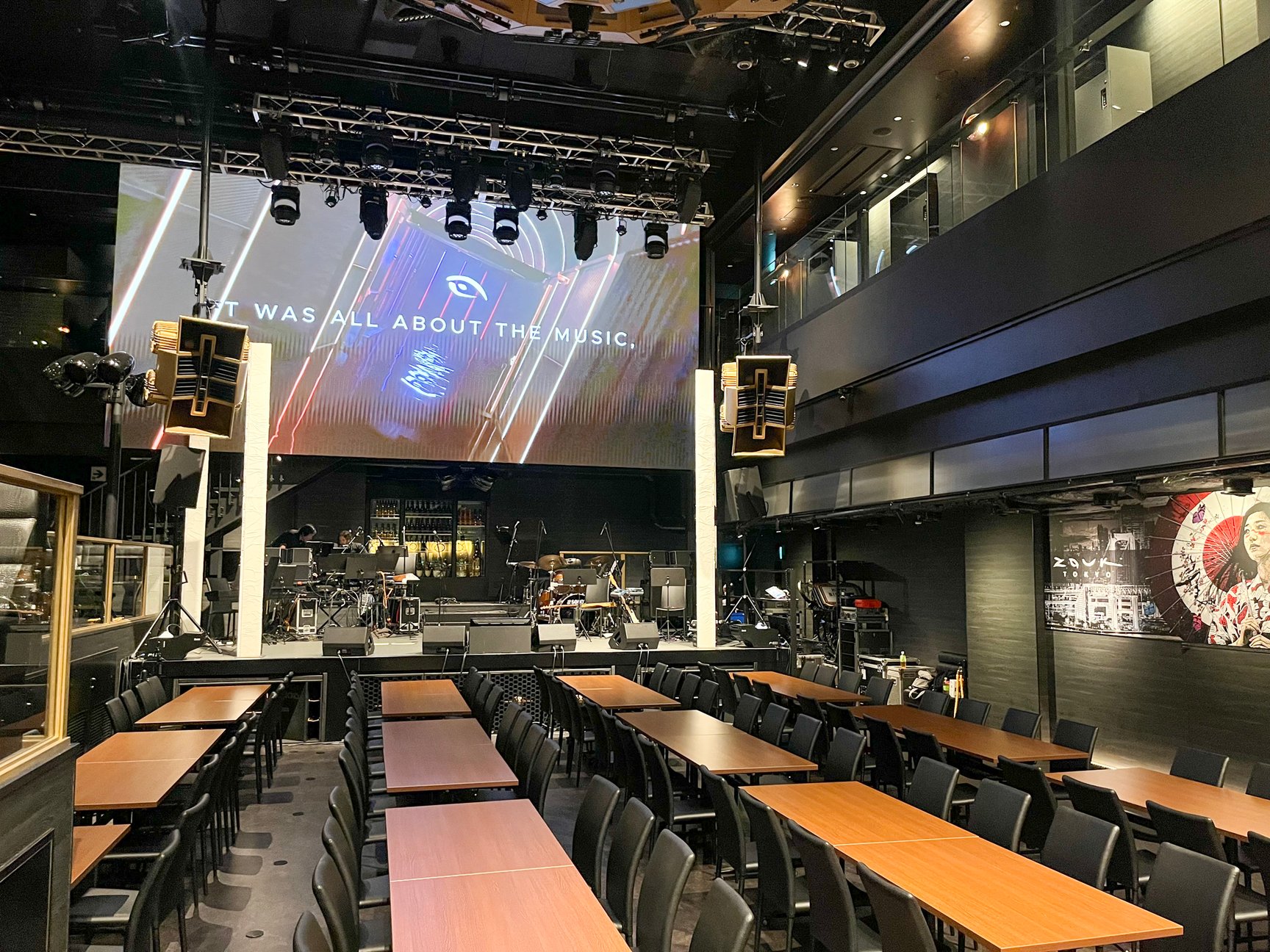 ナイトクラブの内観