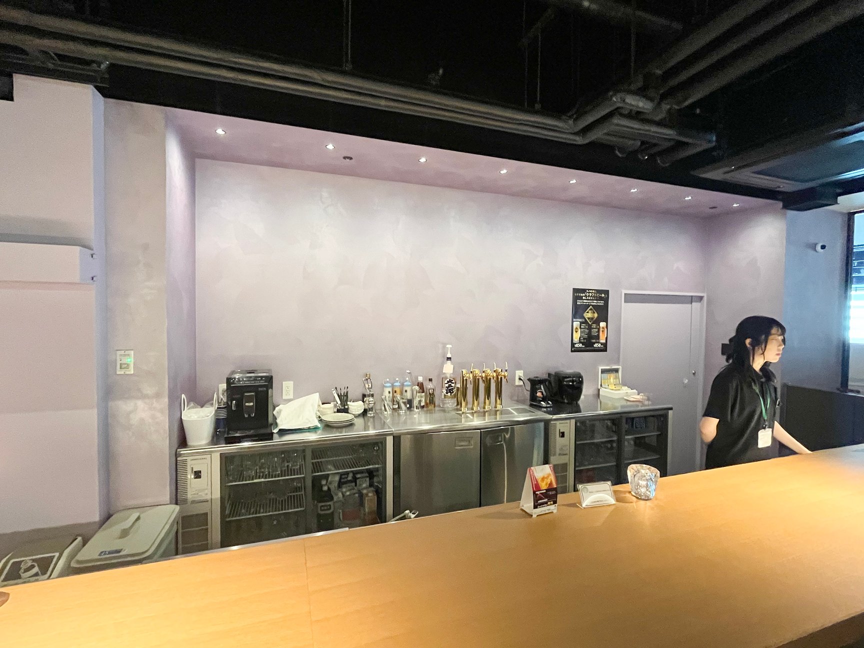 ラウンジのカウンター