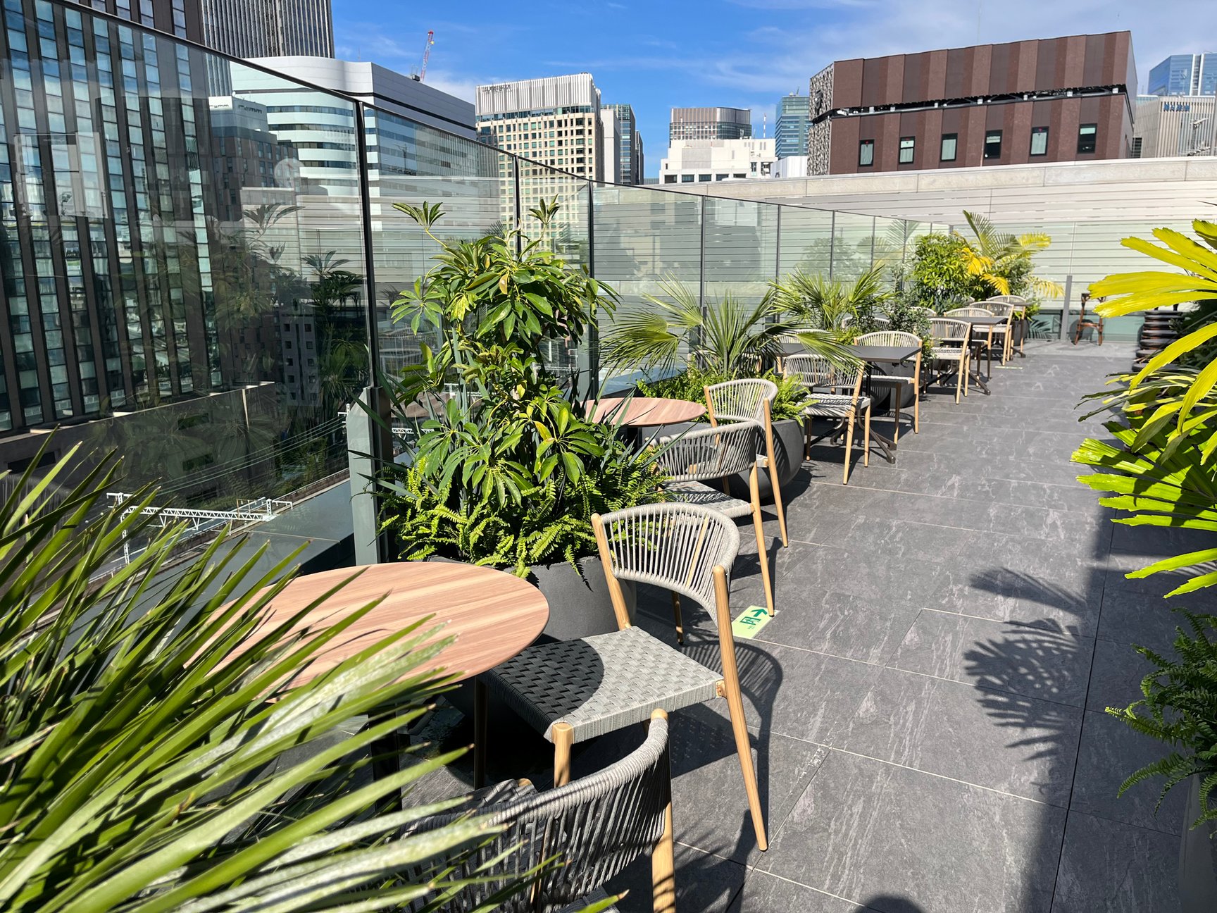 ルーフトップバー