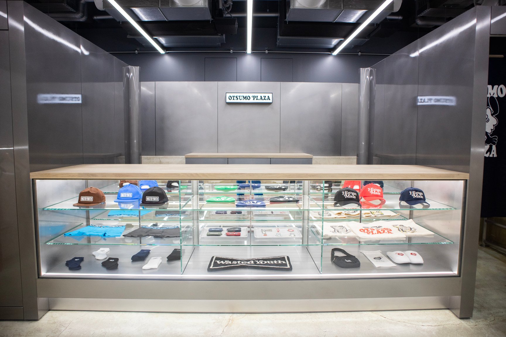 NIGO®とVERDYのコンセプトショップ店内