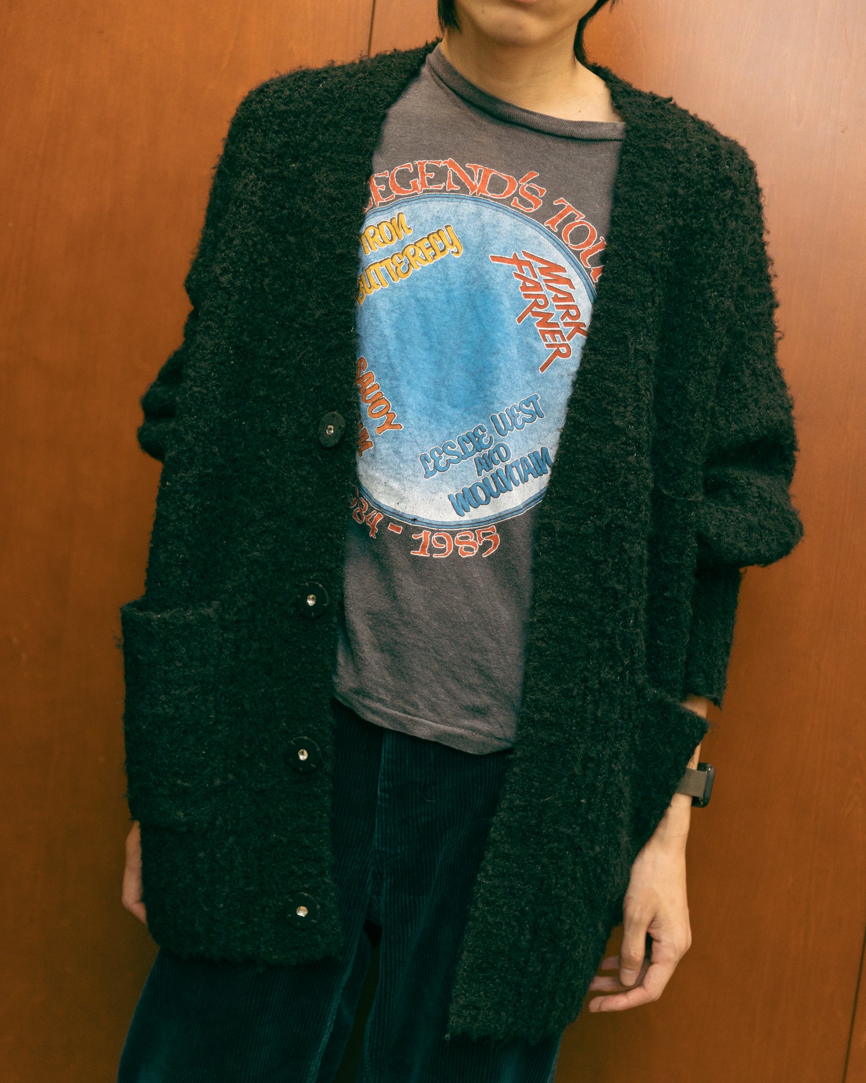 男性モデルの胸元アップ