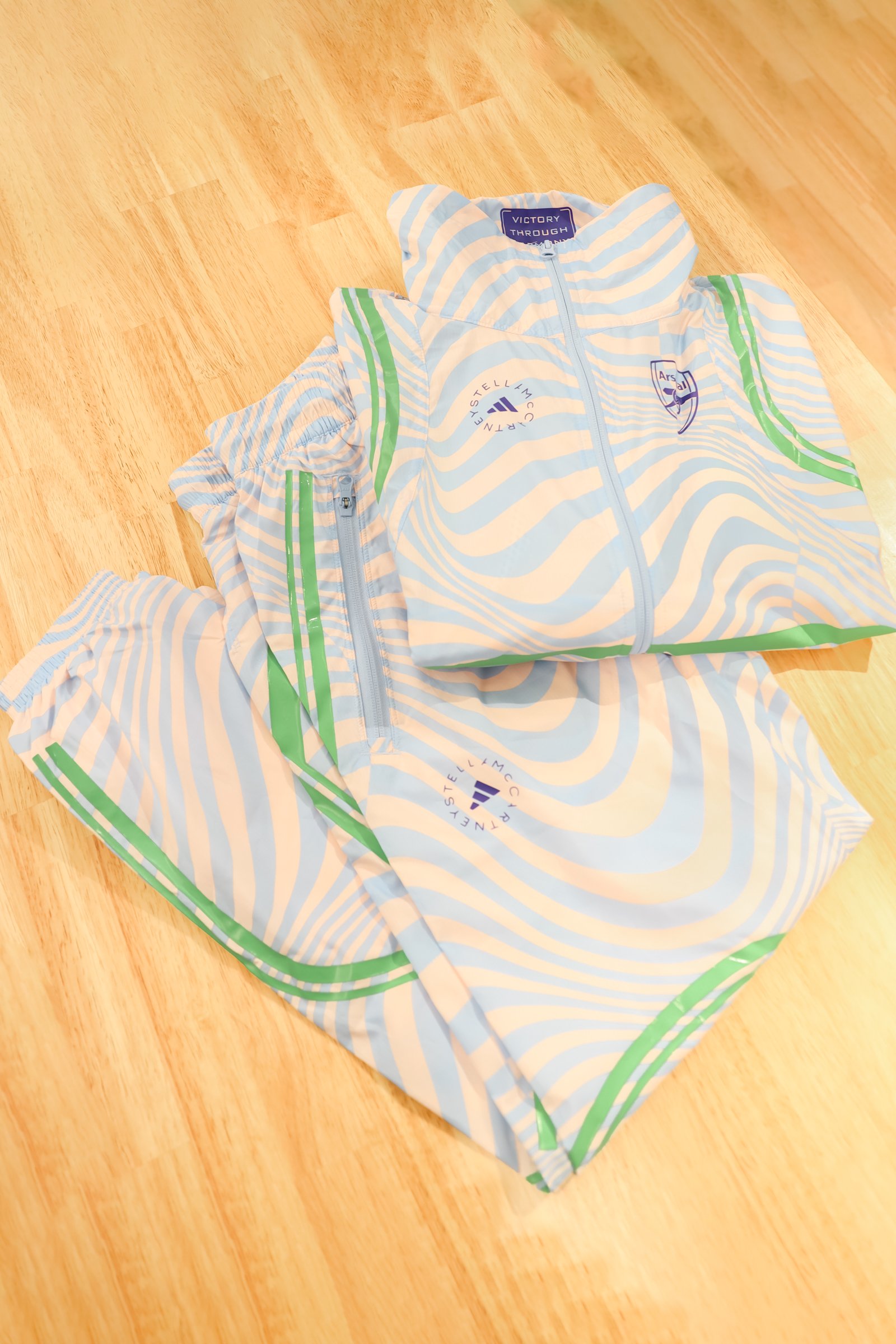 Arsenal × adidas by Stella McCartney ジャージ 平置き