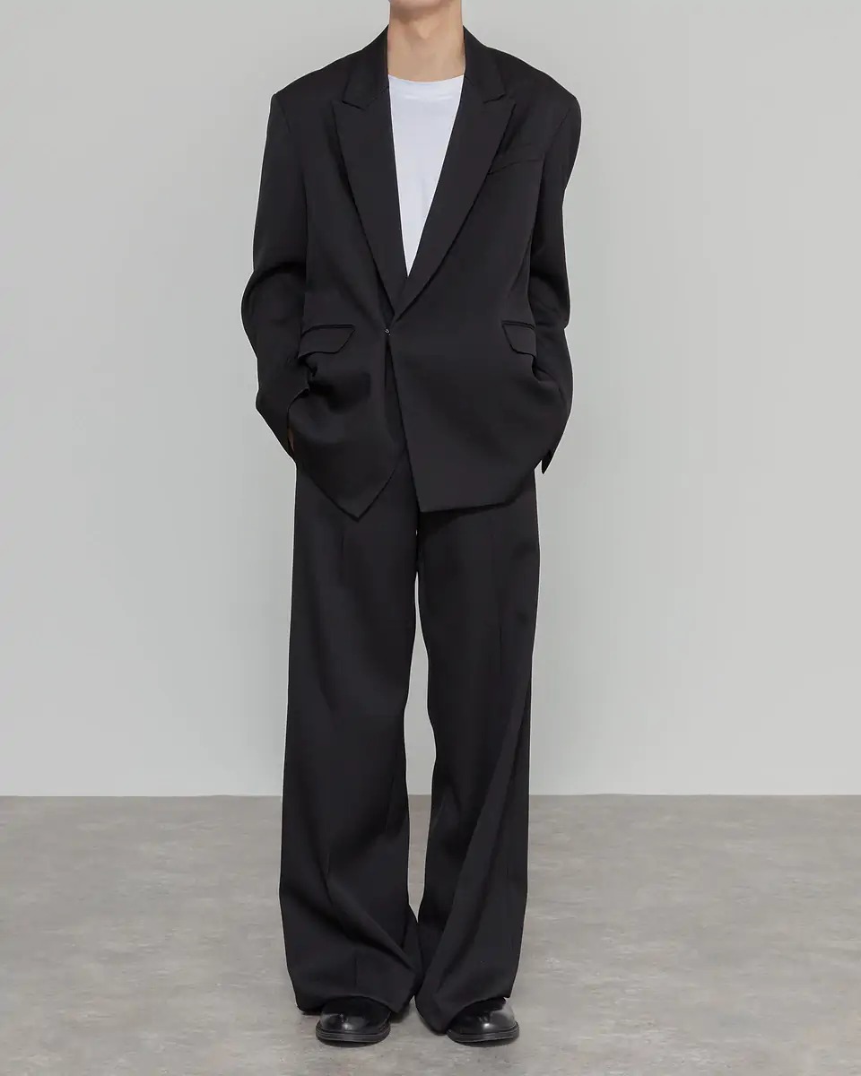 カナコサカイのテーラードジャケット