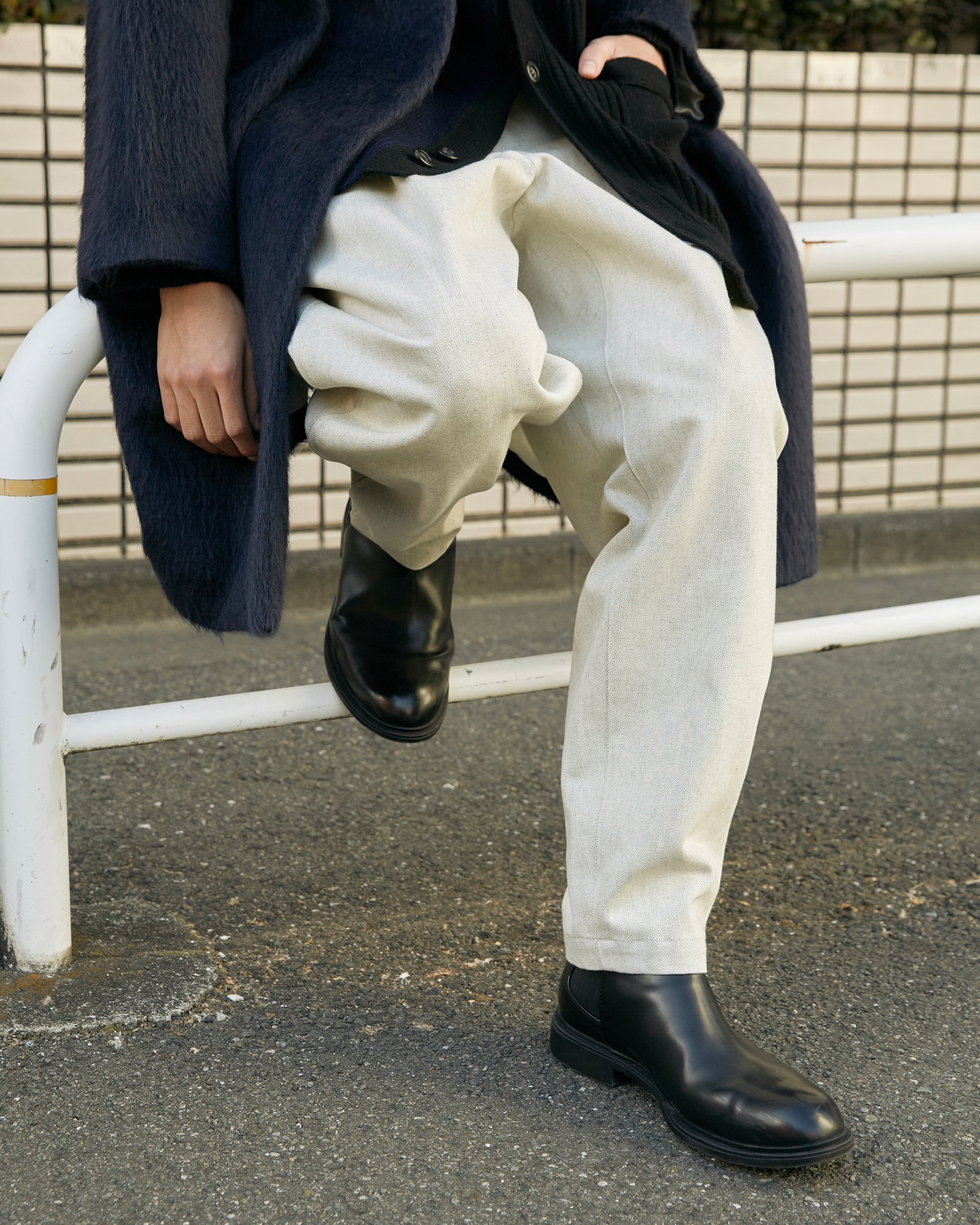 エイトンのノーカラーコート