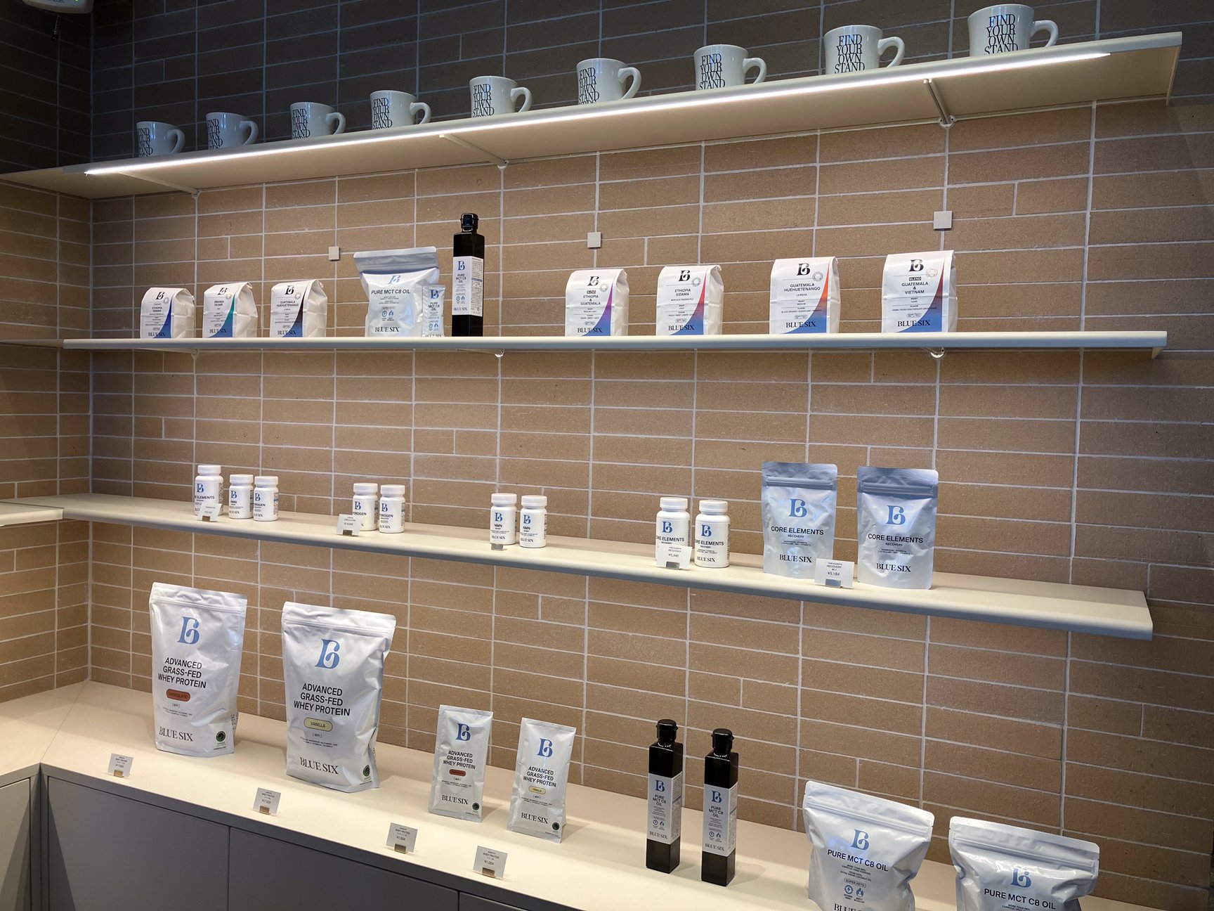 BLUE SIX COFFEE店内の様子