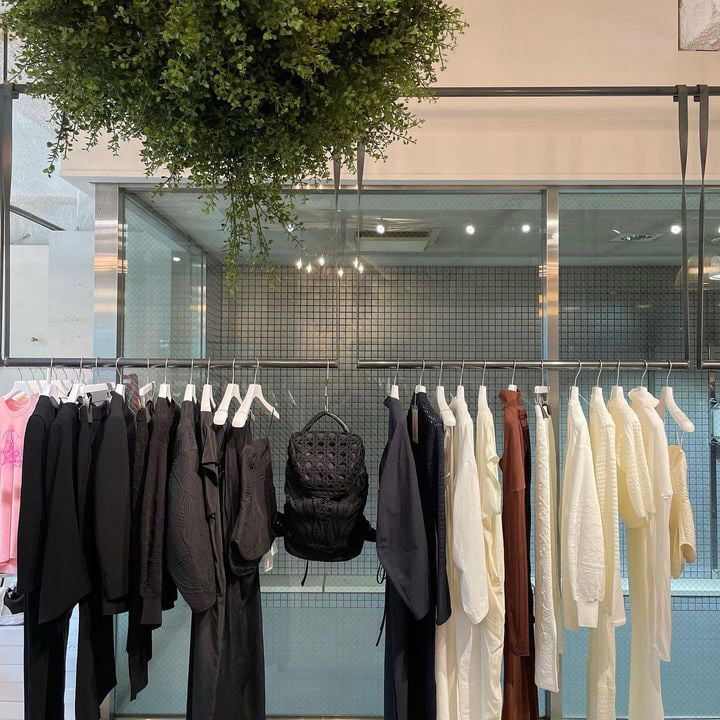 北海道のセレクトショップ「モデスト」の店内