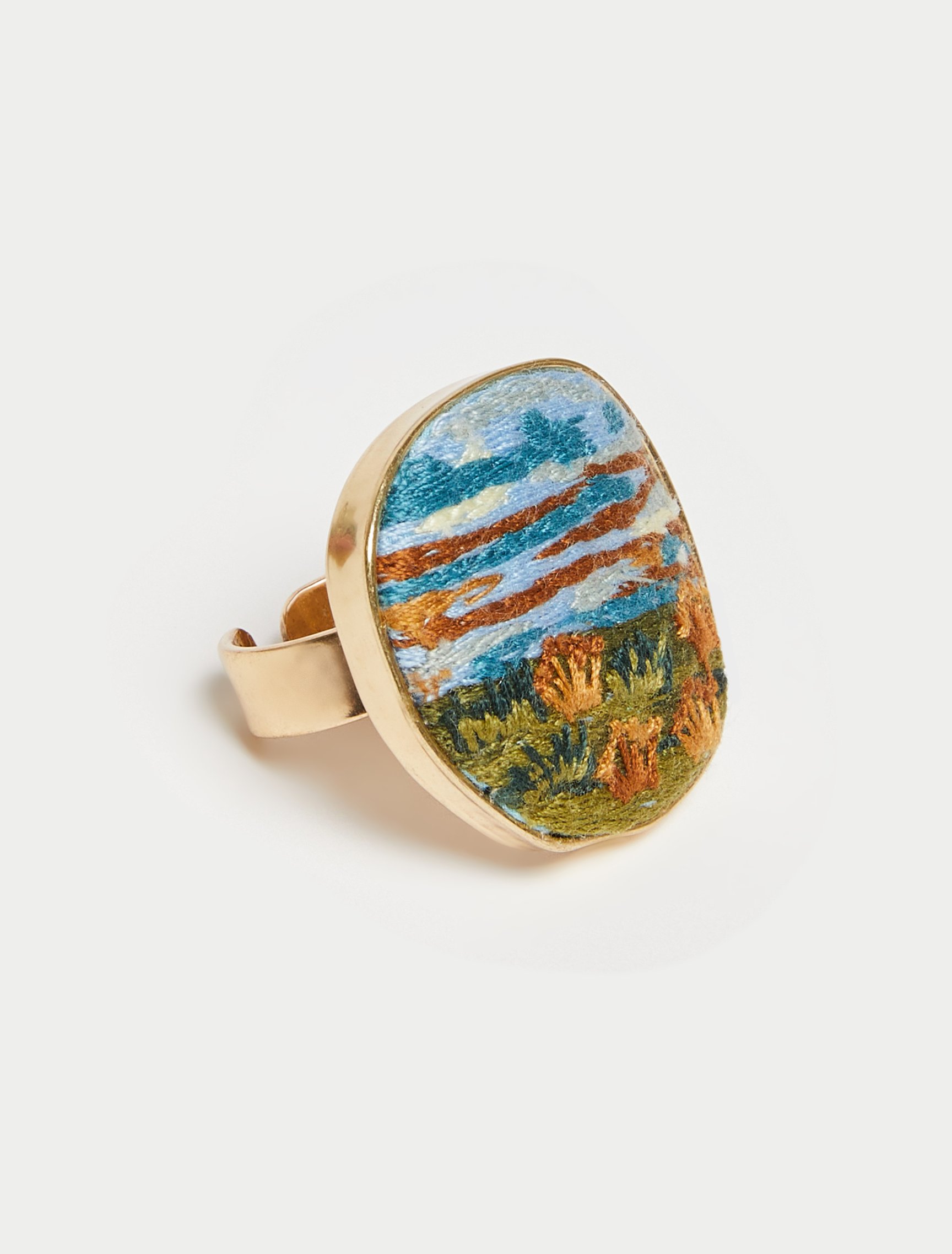 「ランドスケープラブ」ゴールドトーン メタル リング 2万4200円 ※3月下旬発売予定