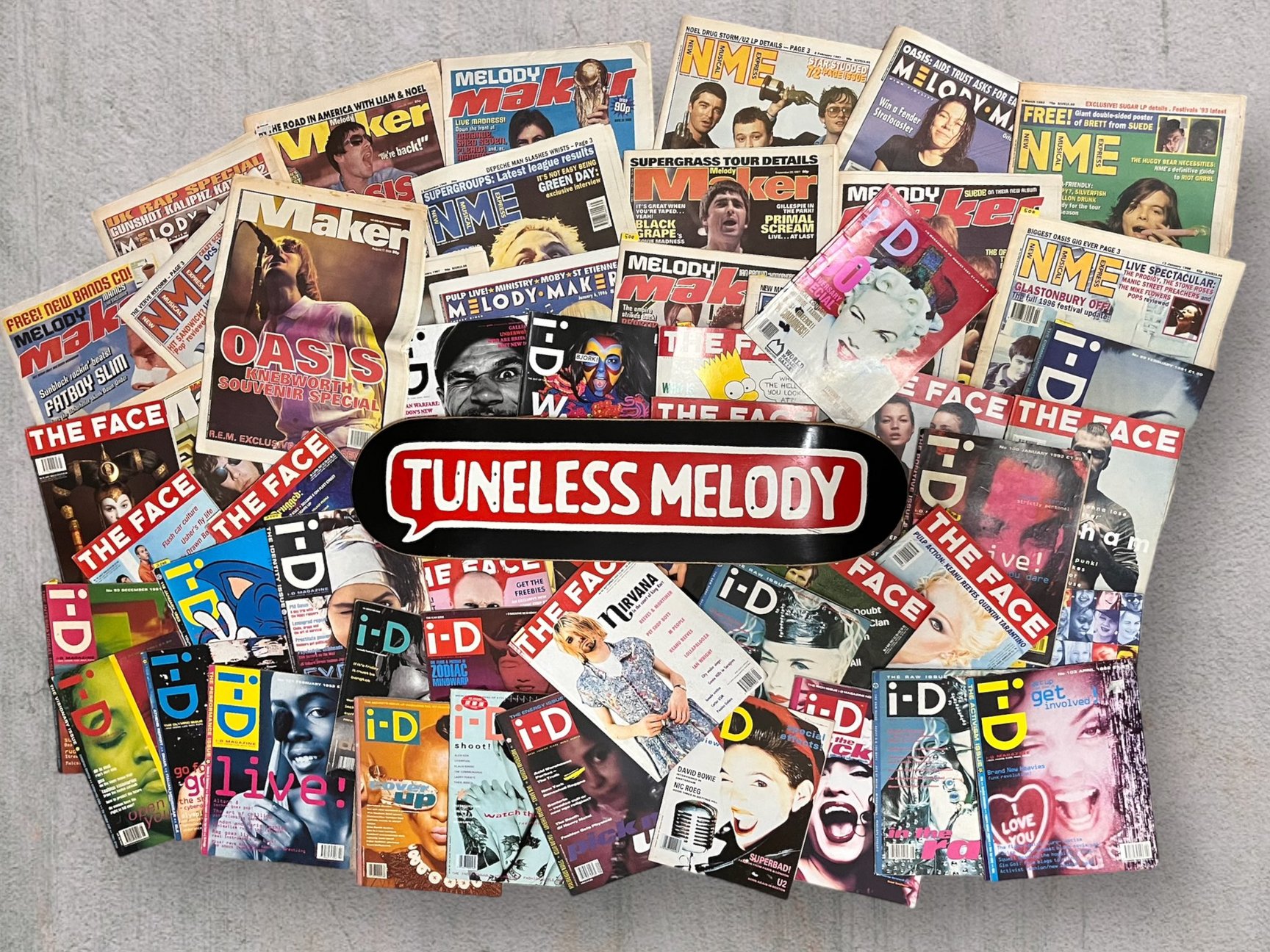 移動型の古本屋「tuneless melody bookstore」の店内