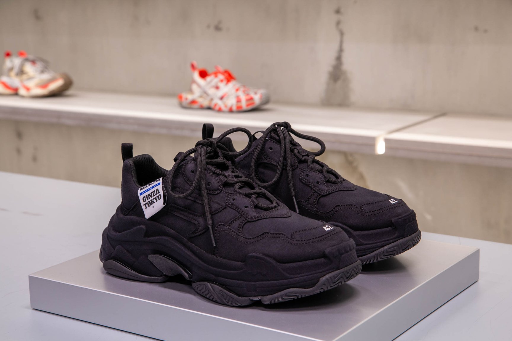 TRIPLE S スニーカー(15万700円)
