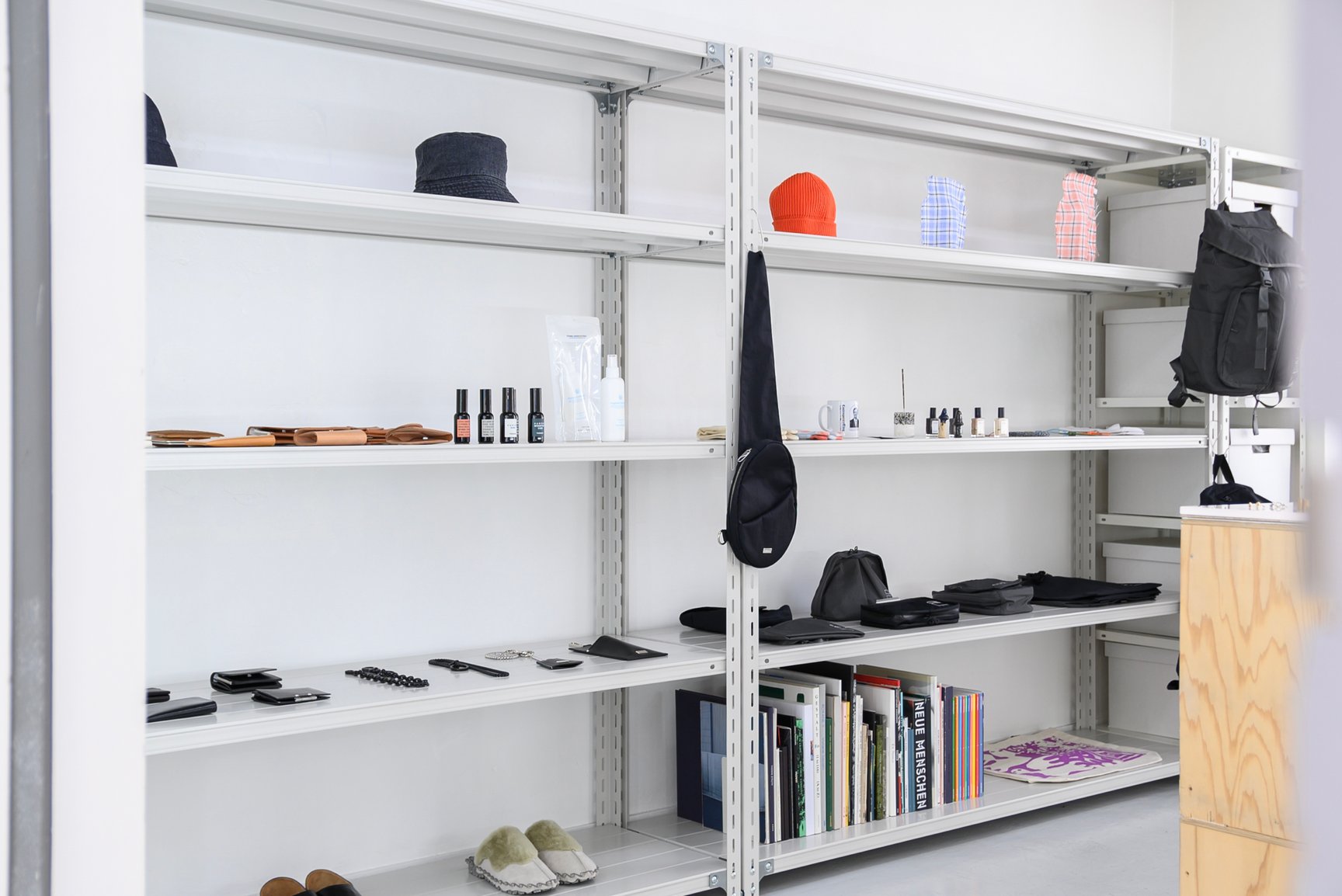 岩手県のセレクトショップ「CIY」の店内