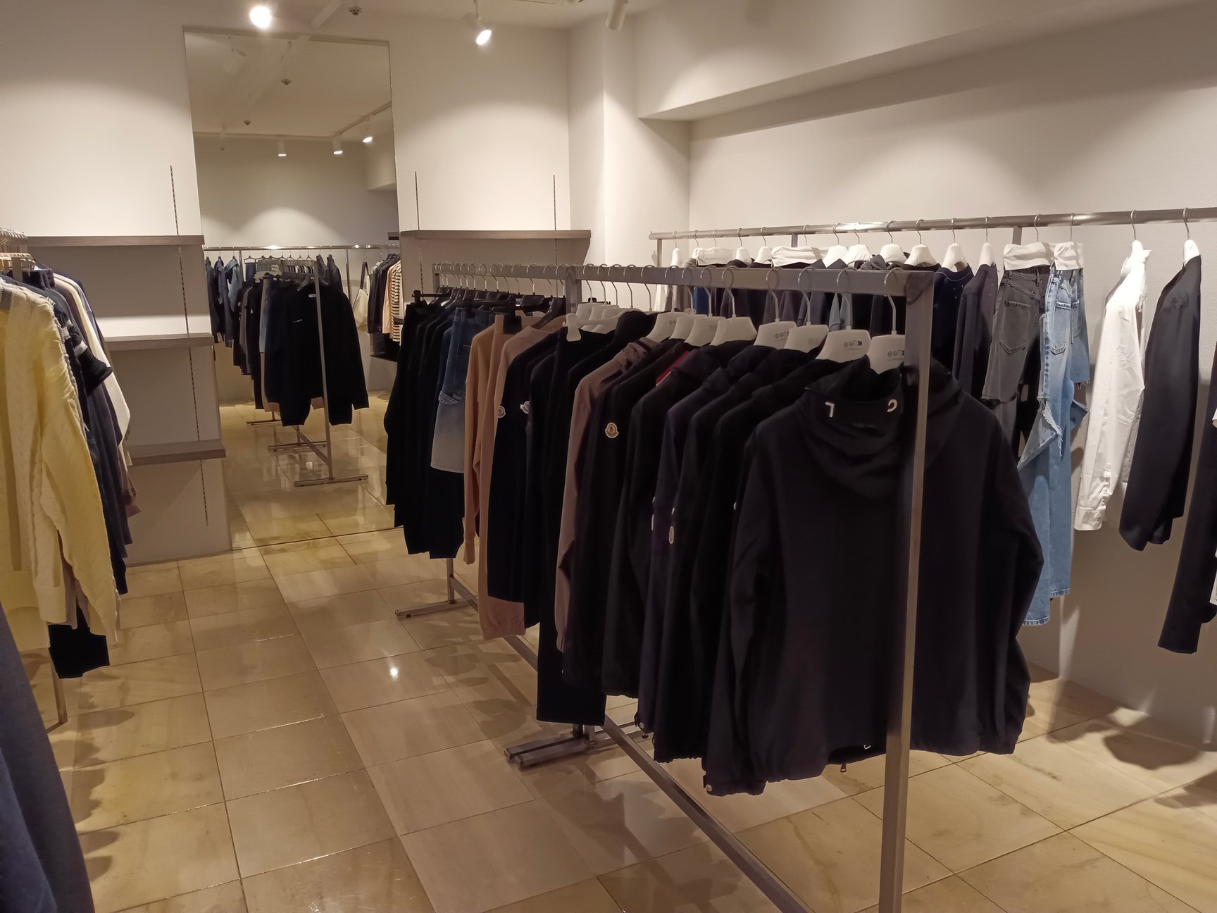 岩手県のセレクトショップ「MUSEUM」の店内