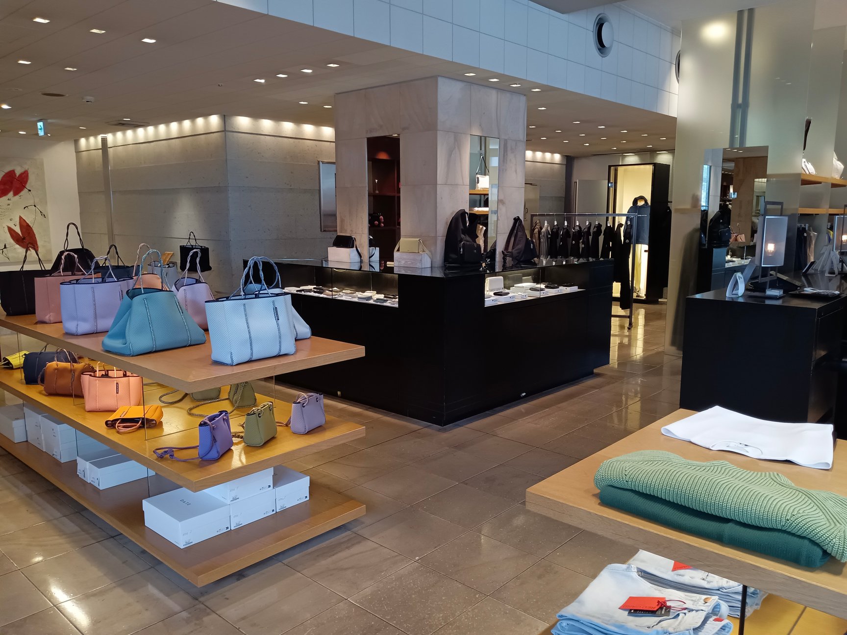 岩手県のセレクトショップ「MUSEUM」の店内