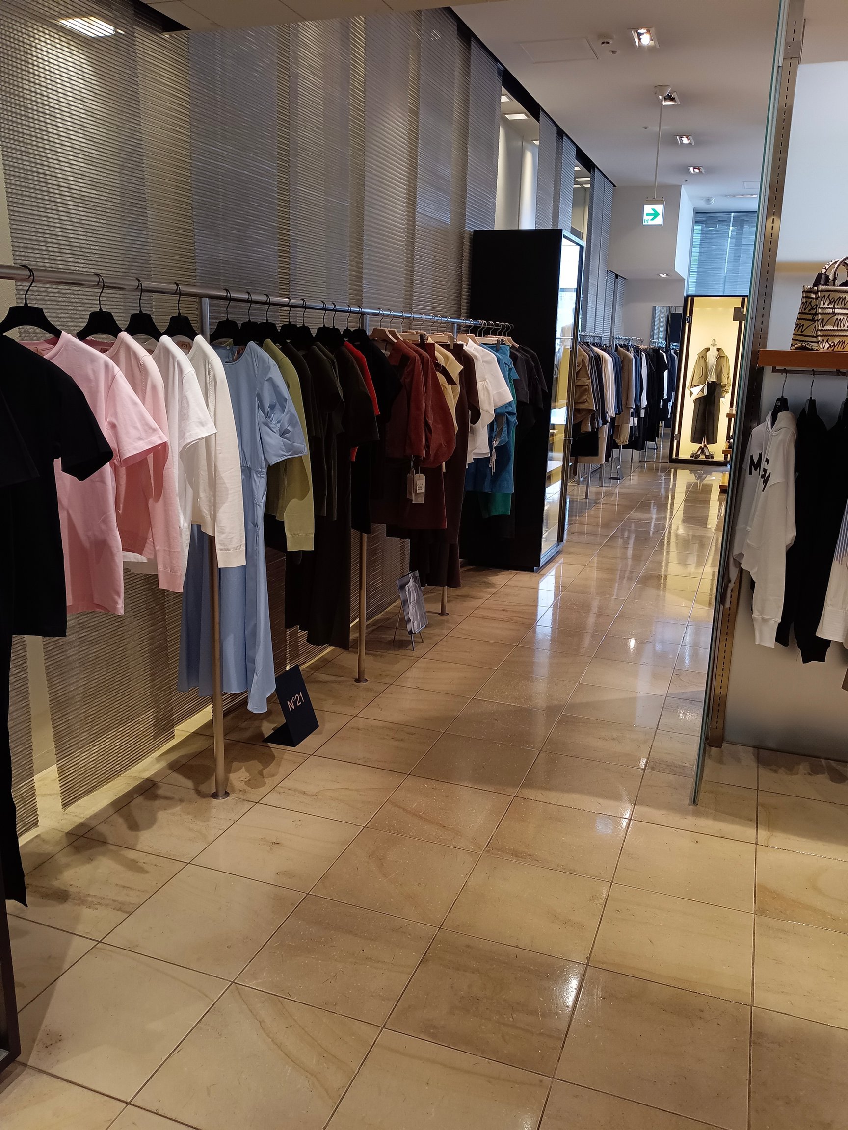 岩手県のセレクトショップ「MUSEUM」の店内