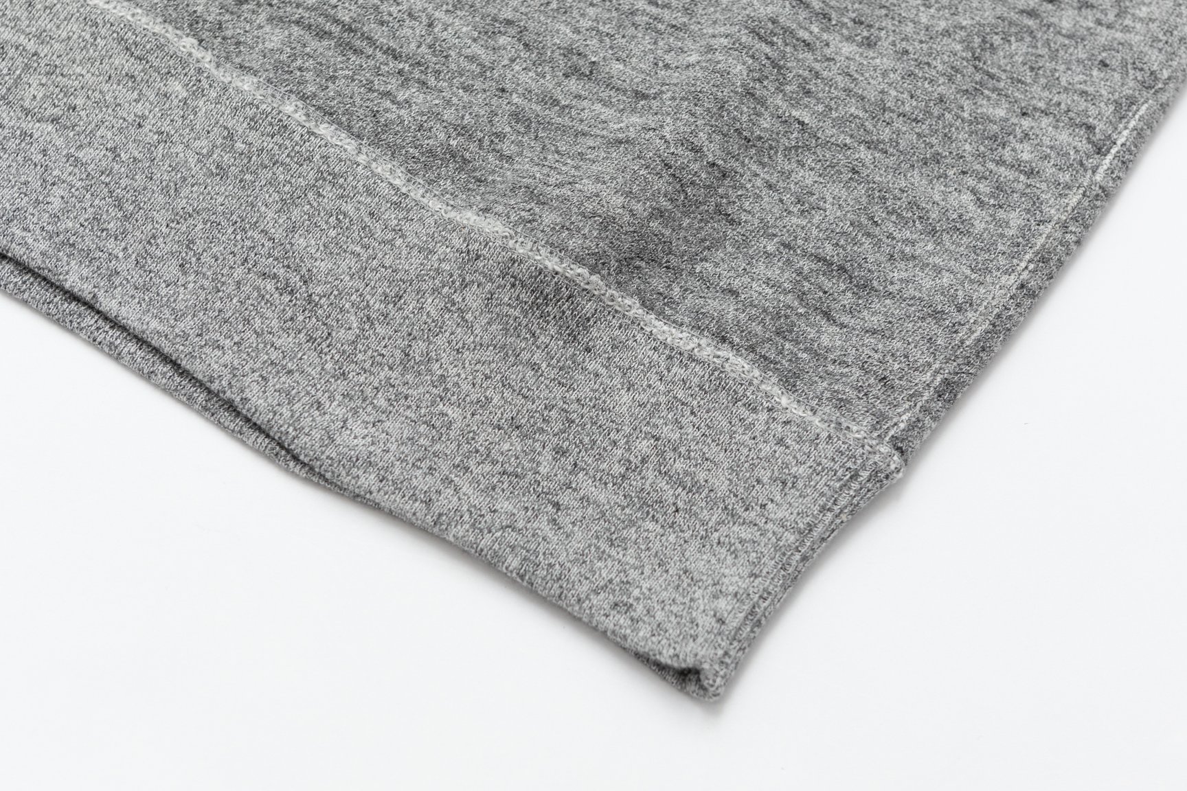 N,ハリウッドのグレーのスウェット