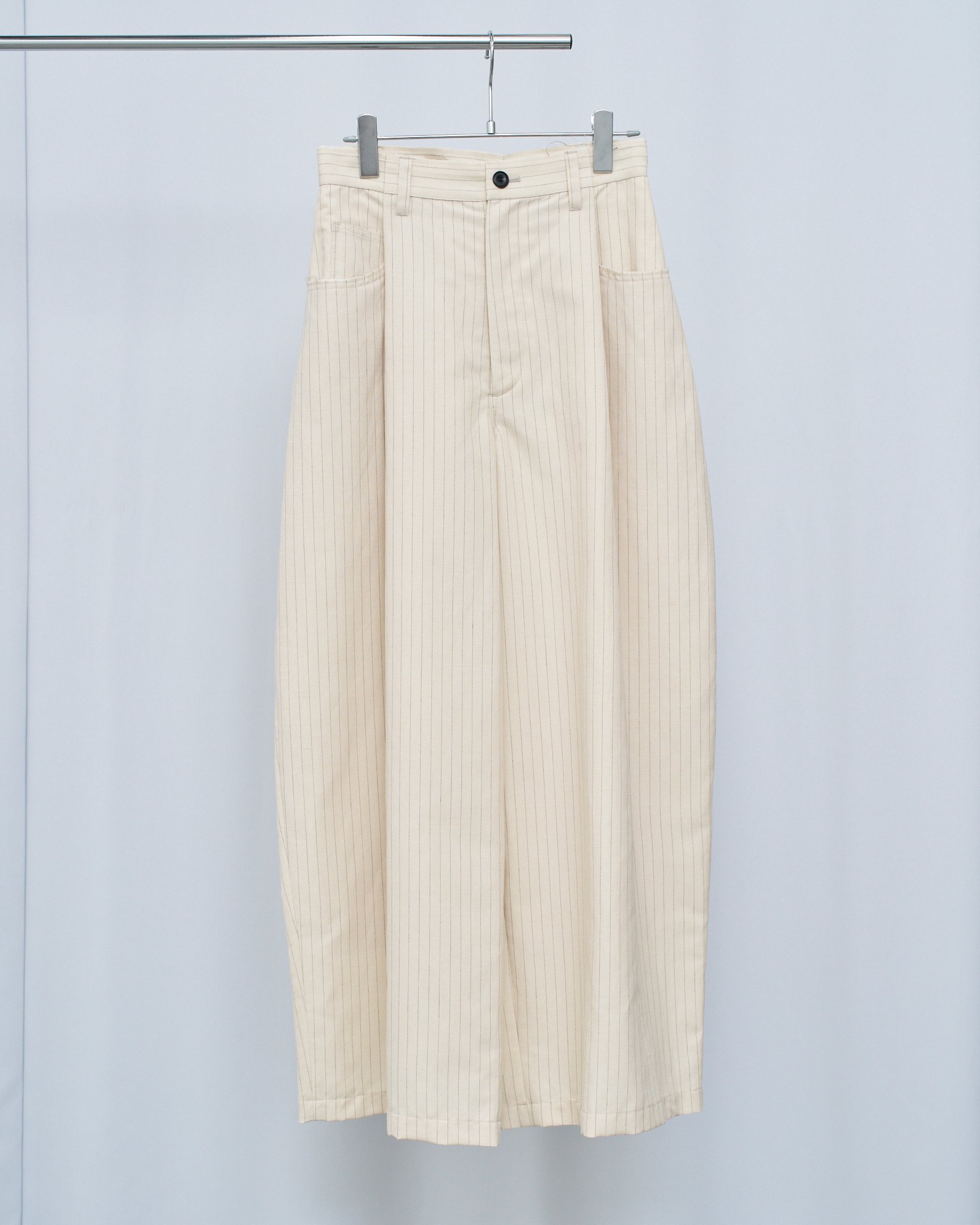 ミオズモーキーのワイドパンツ