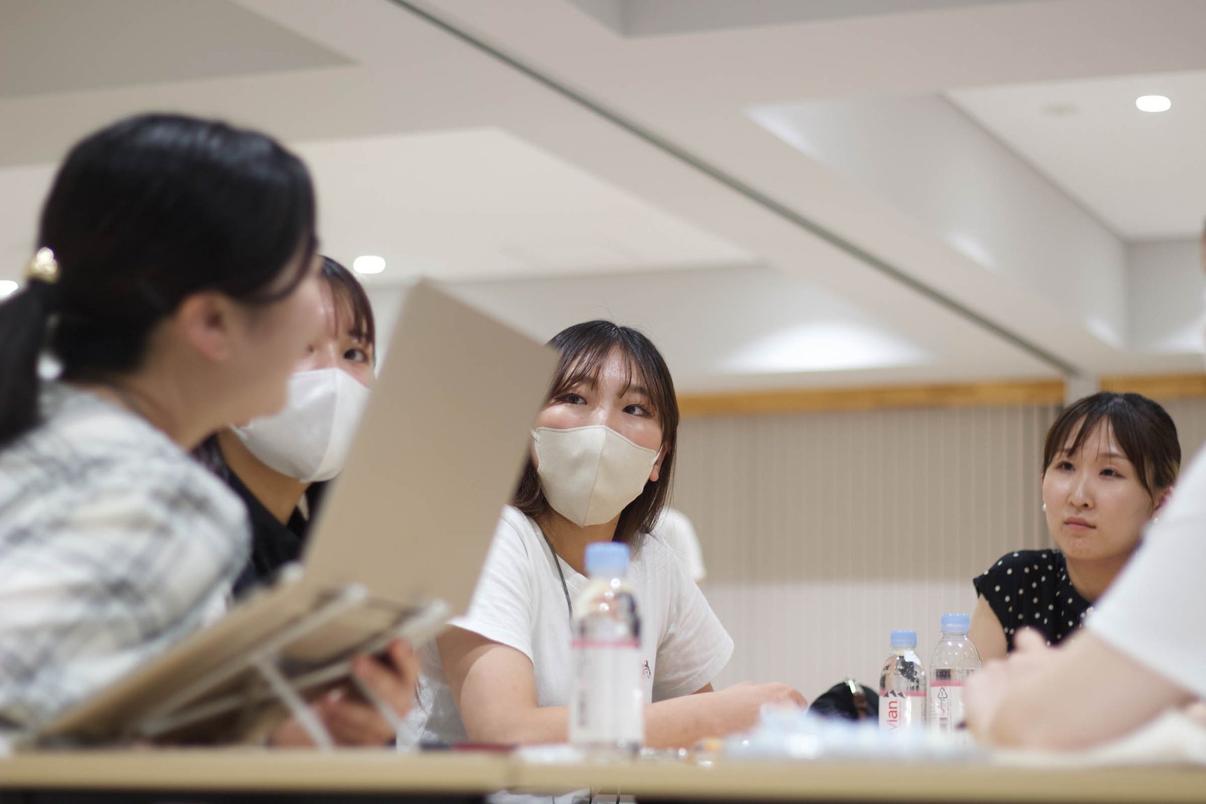 大学生がディスカッションをしている様子