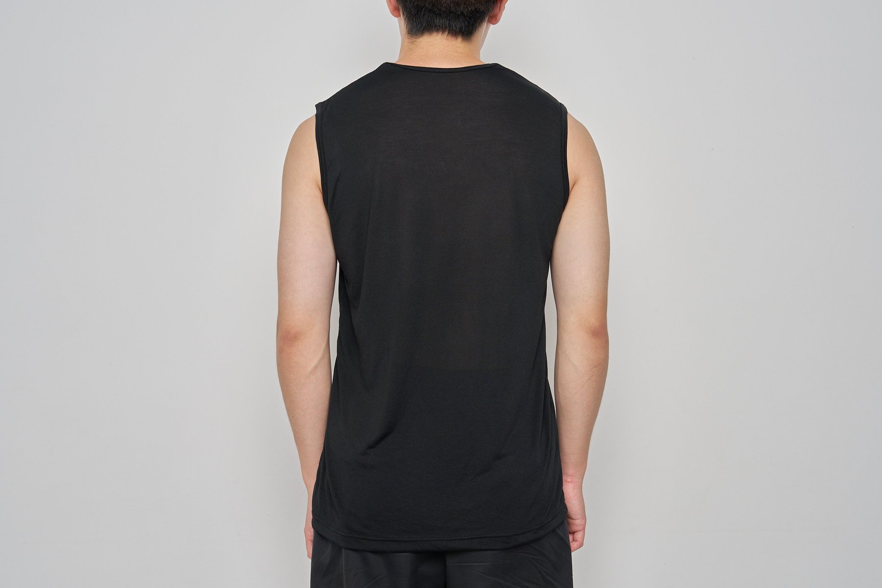 黒のインナーの着用画像